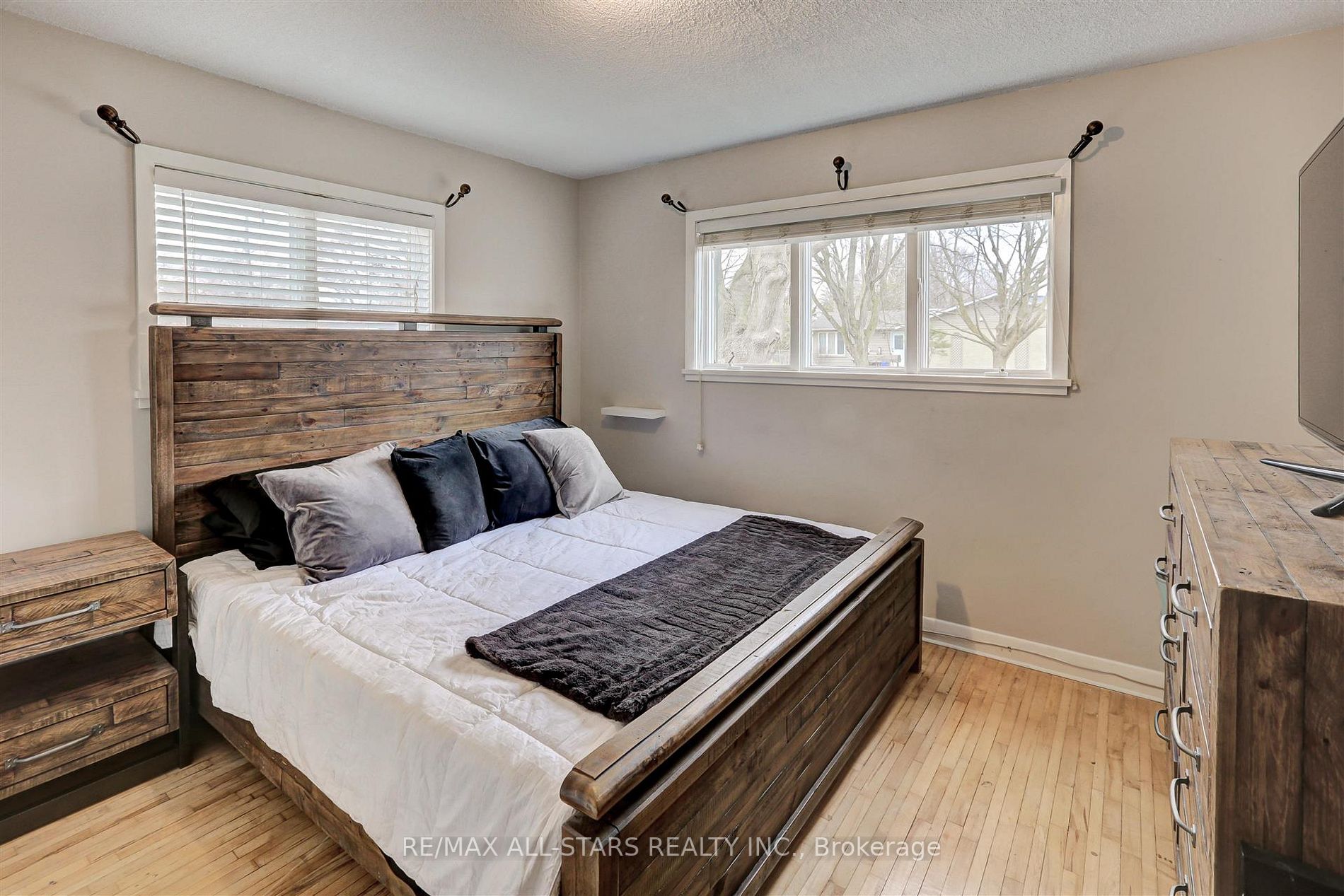 1036 Marley Crescent