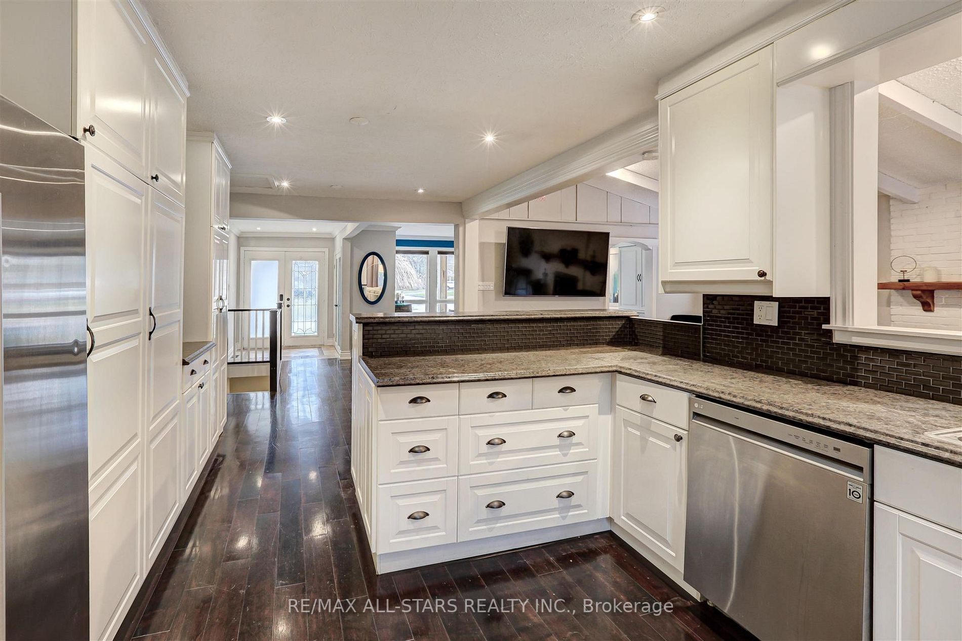 1036 Marley Crescent