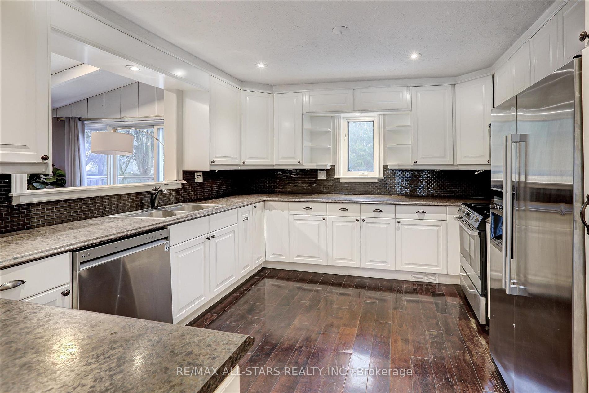 1036 Marley Crescent