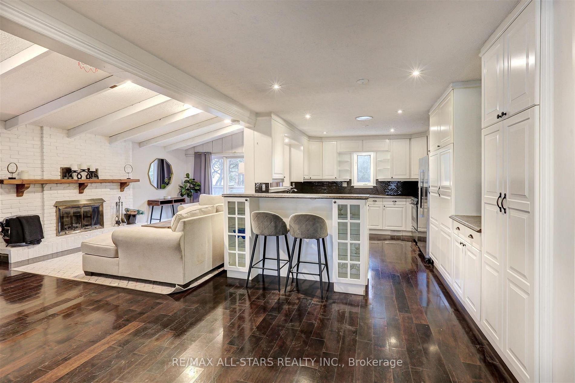 1036 Marley Crescent