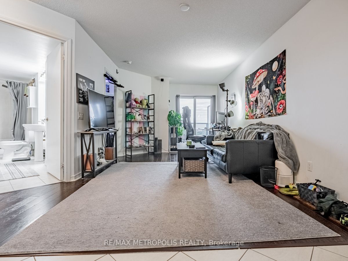 60 Heintzman St, #1812