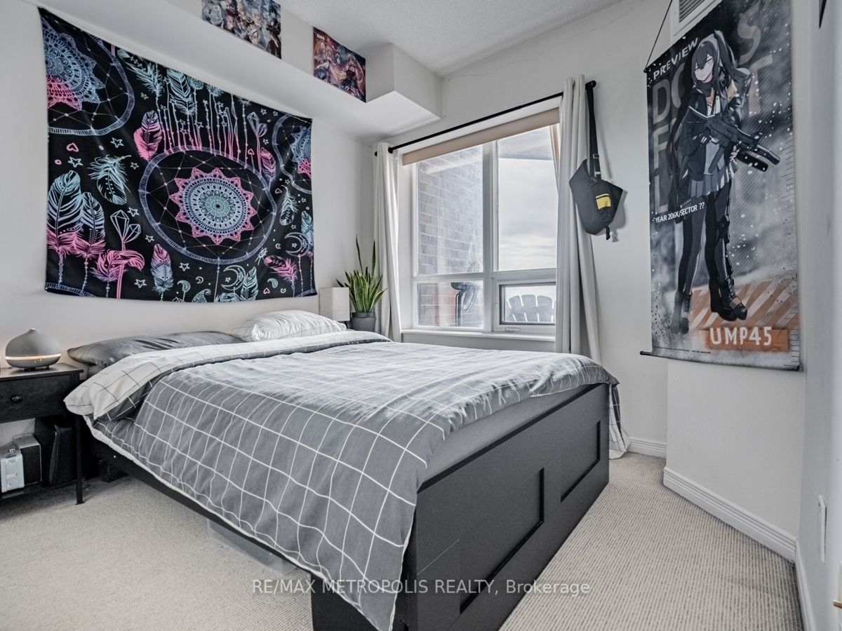 60 Heintzman St, #1812