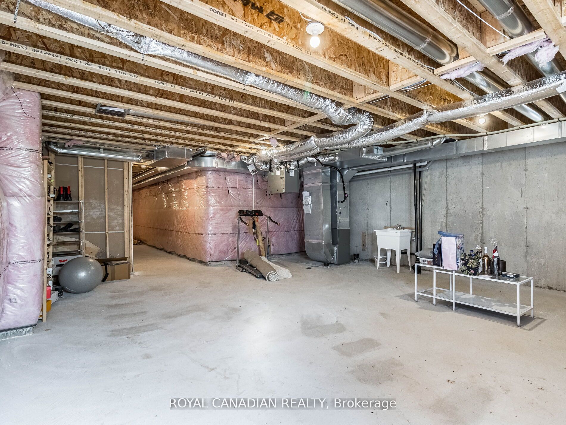 476 Bergamot Avenue