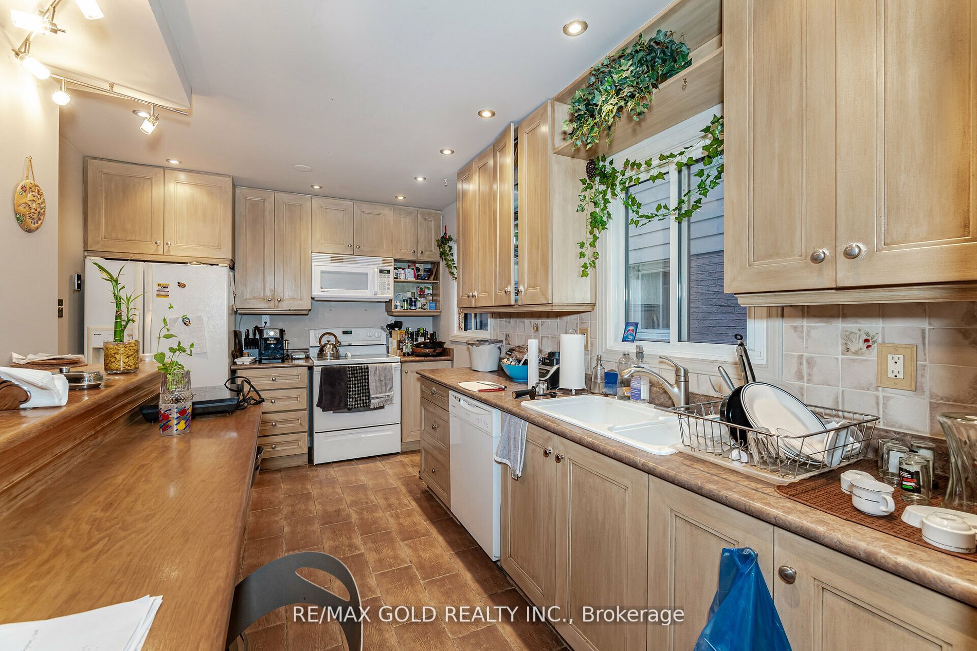 16 Wheatfield Rd