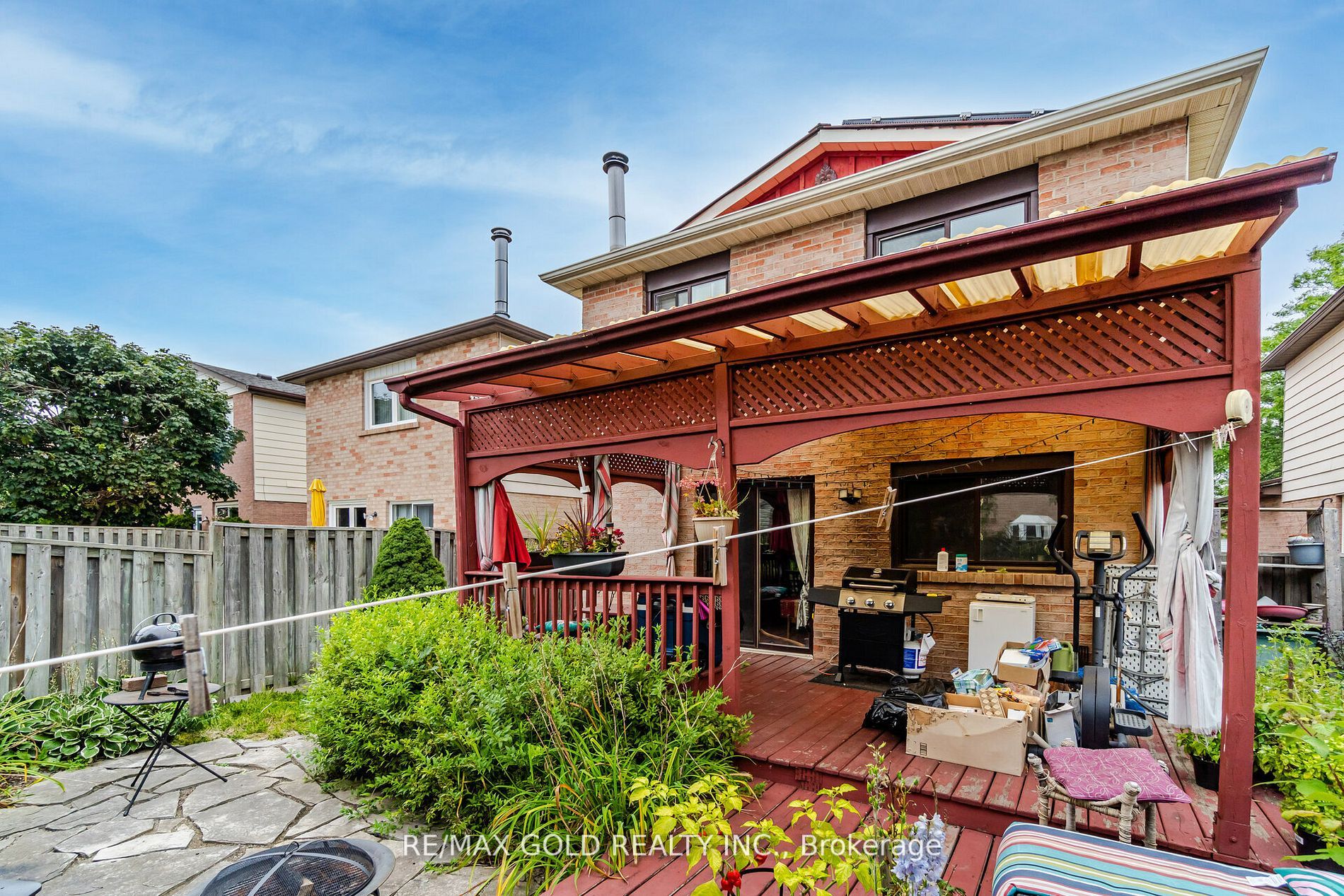 16 Wheatfield Rd