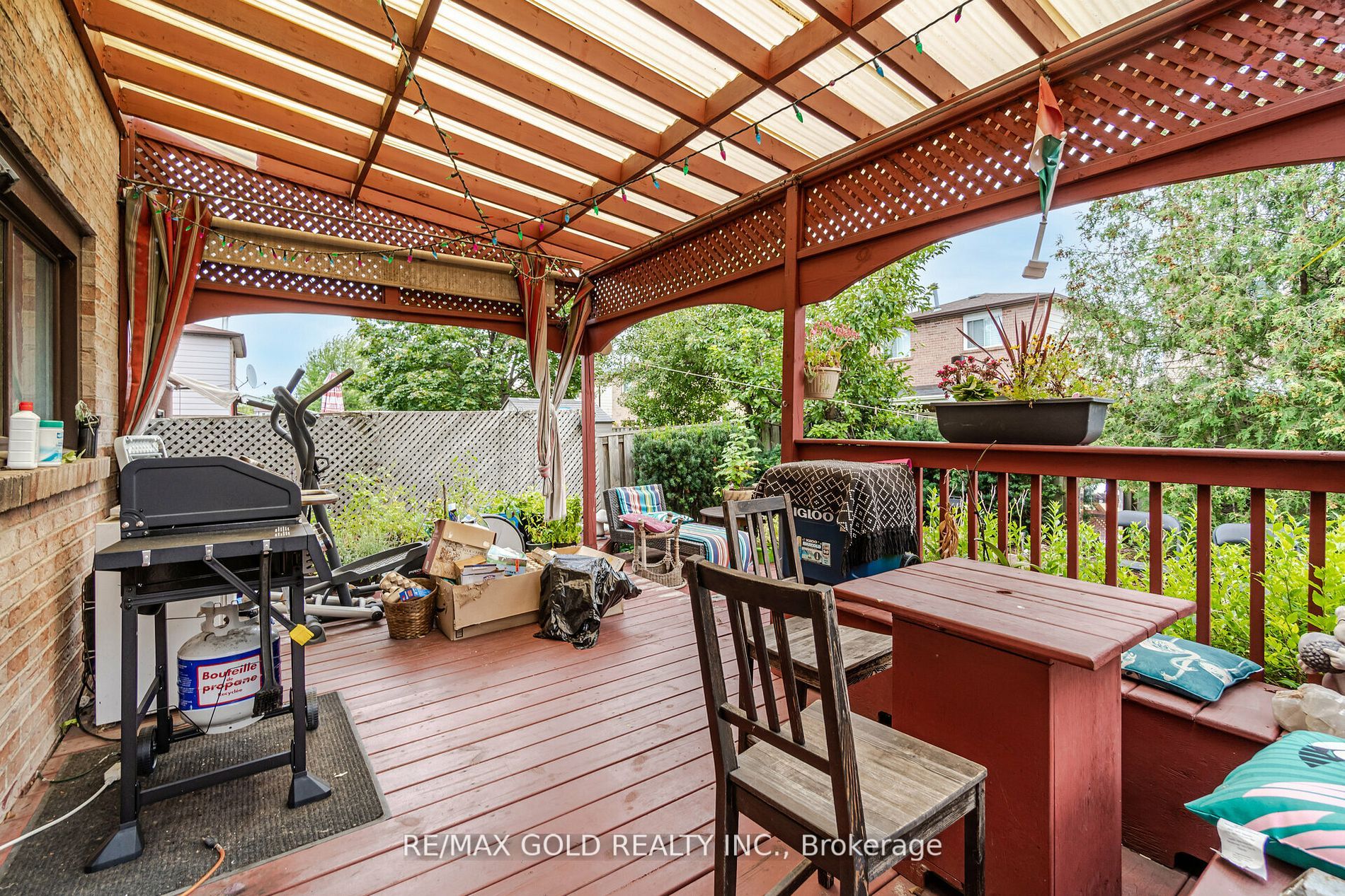 16 Wheatfield Rd