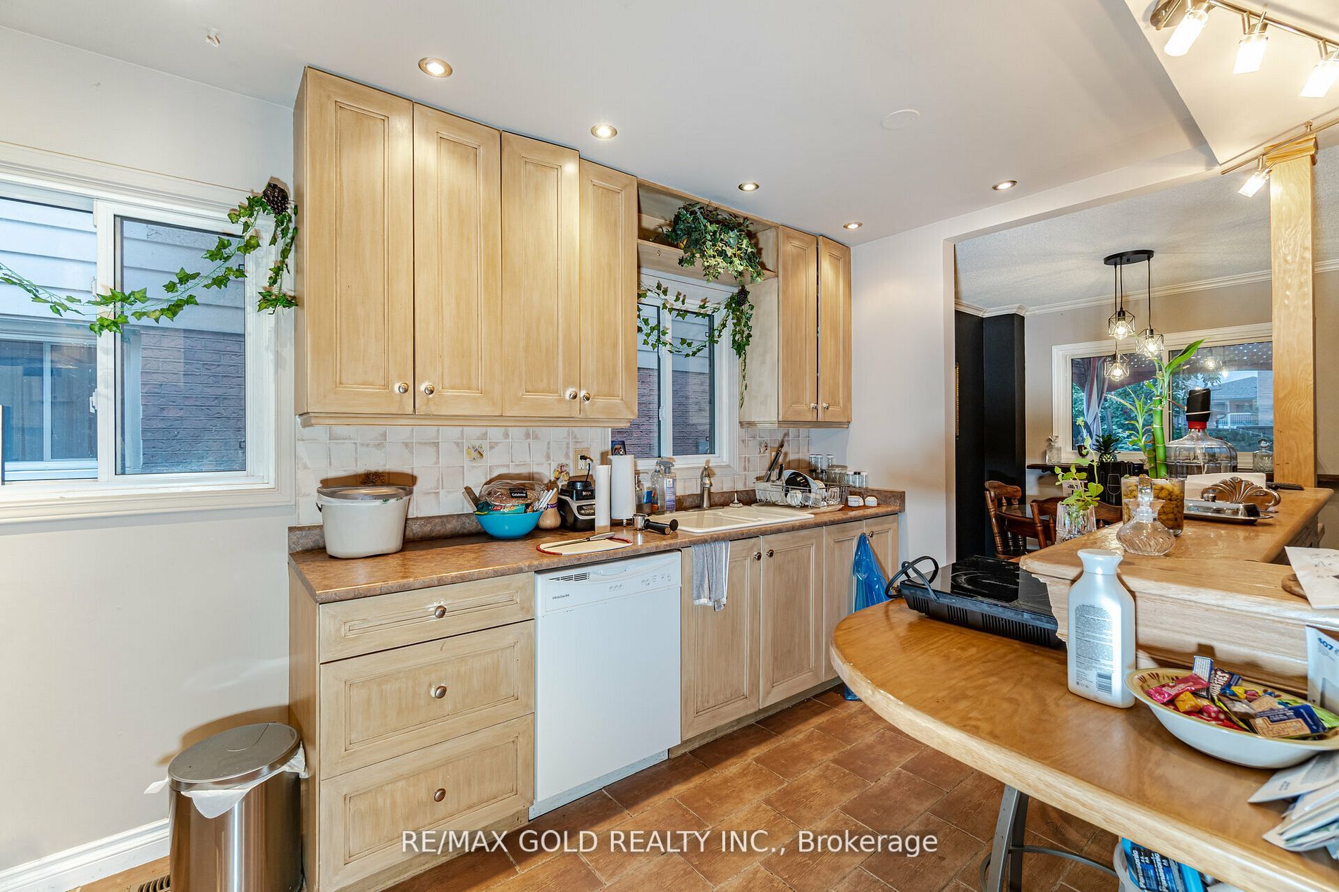 16 Wheatfield Rd