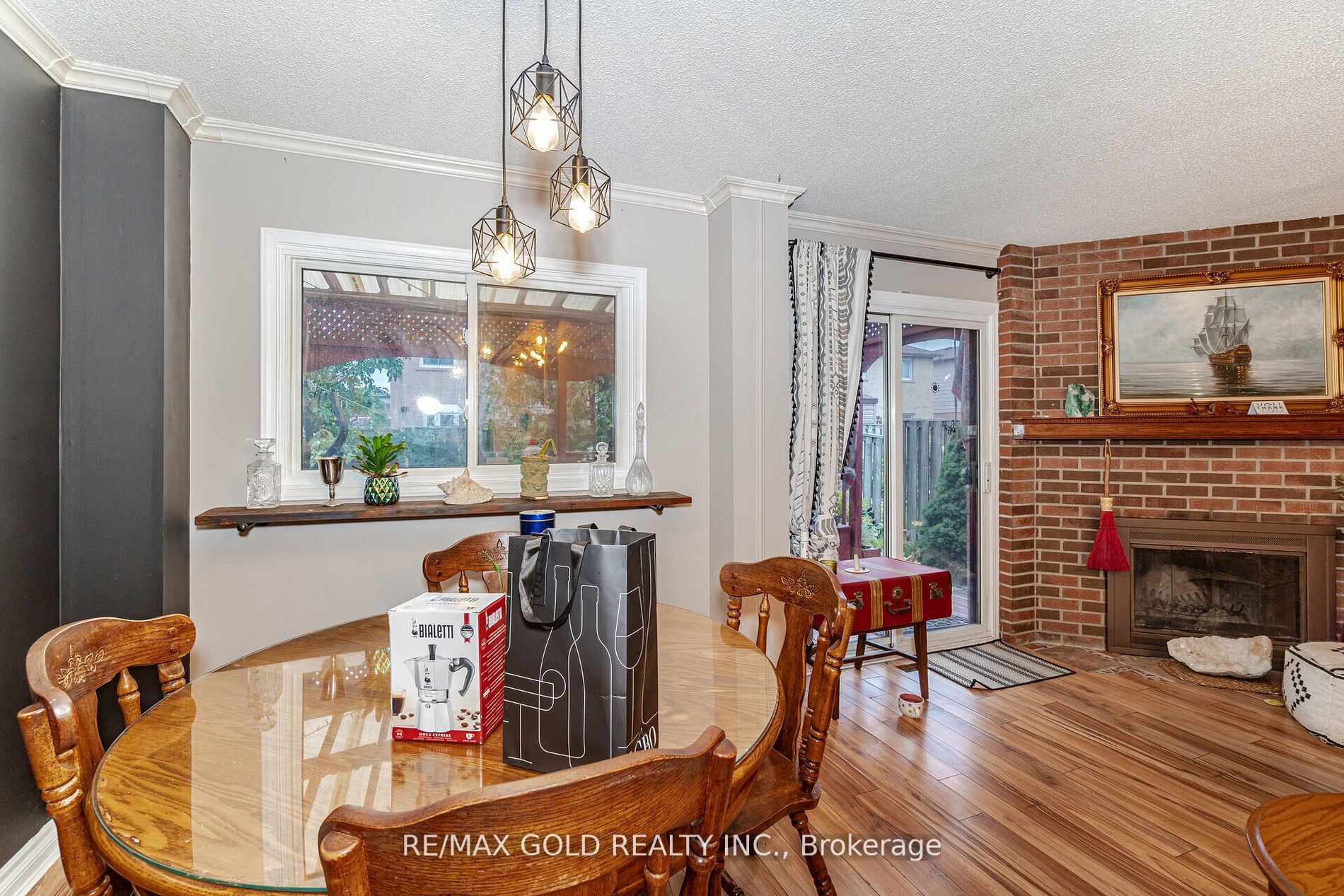 16 Wheatfield Rd
