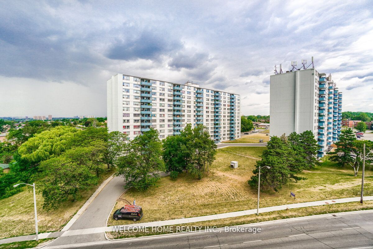 1461 Lawrence Ave W, #704