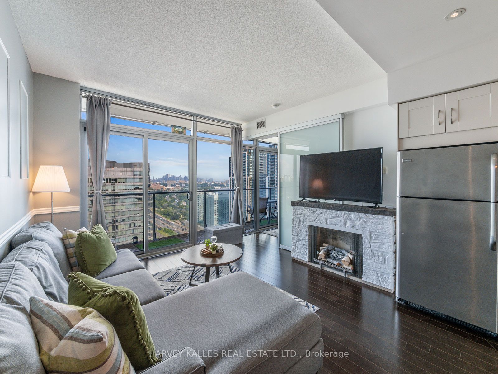 103 The Queensway, #2714