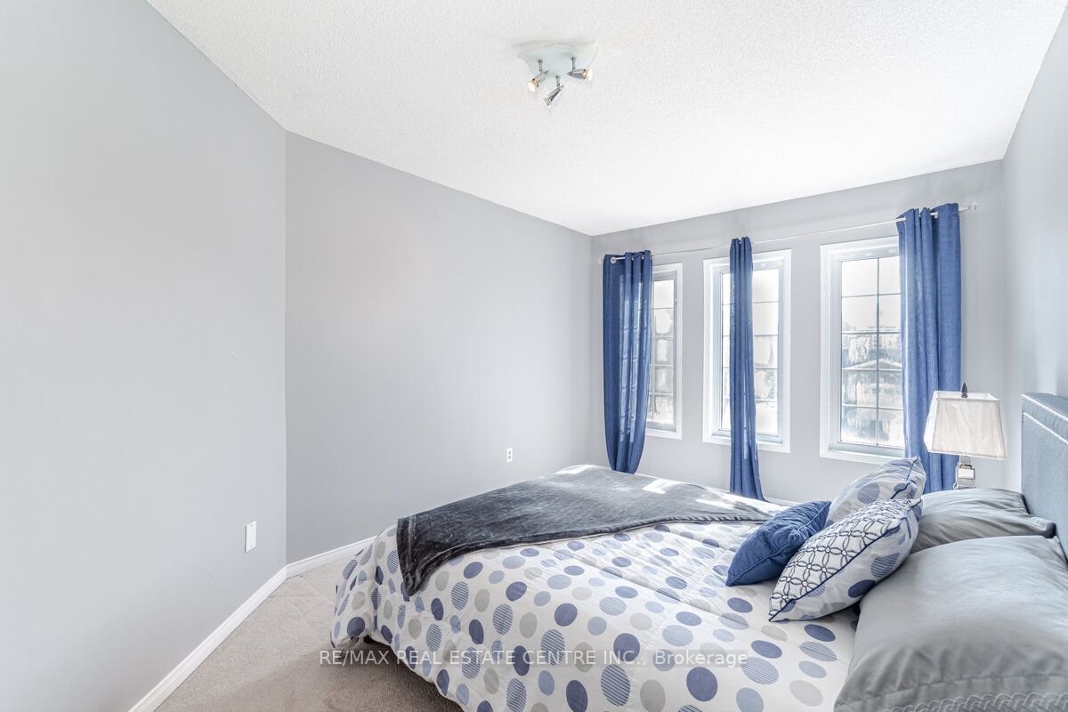 1193 Foxglove Pl