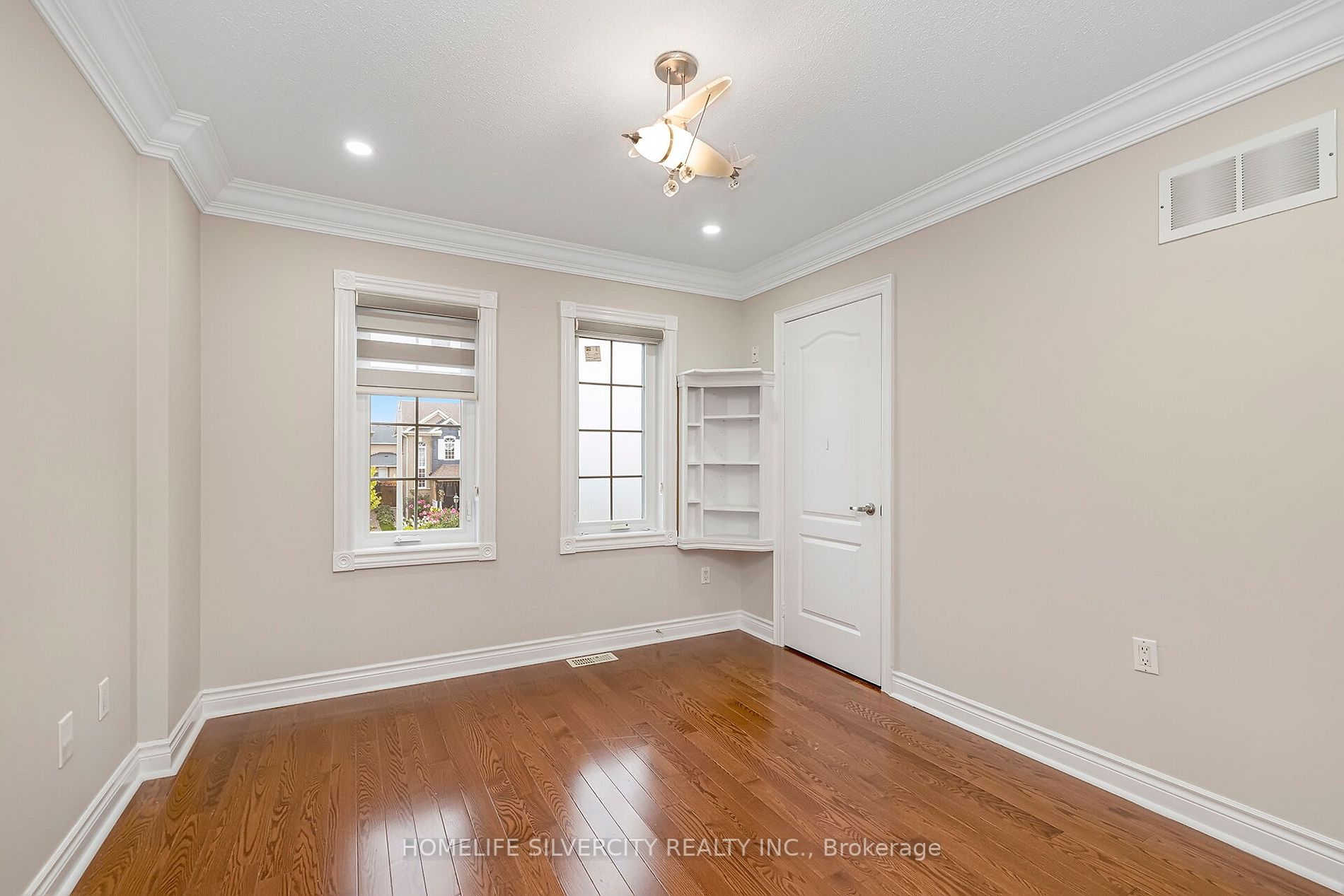 68 Angelucci Dr