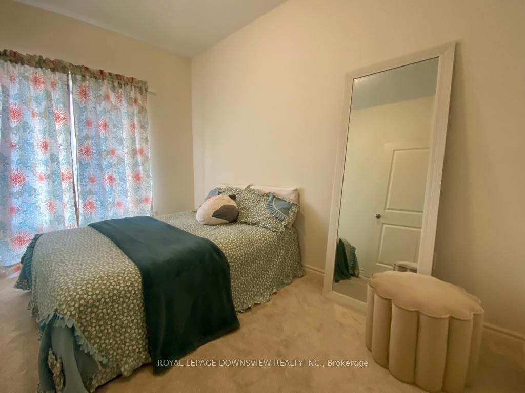 80 Donald Ficht Crescent