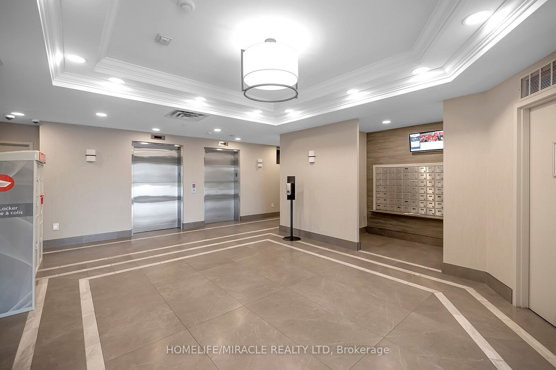 300 Ray Lawson Blvd, #314
