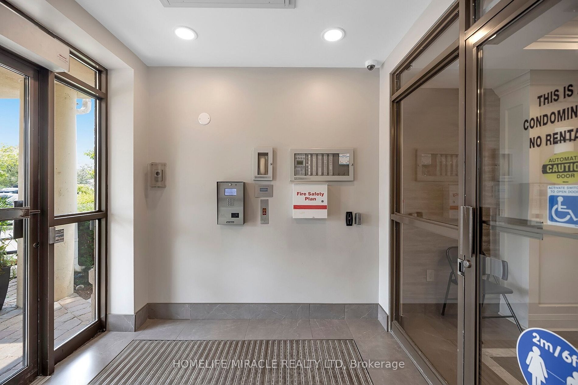 300 Ray Lawson Blvd, #314