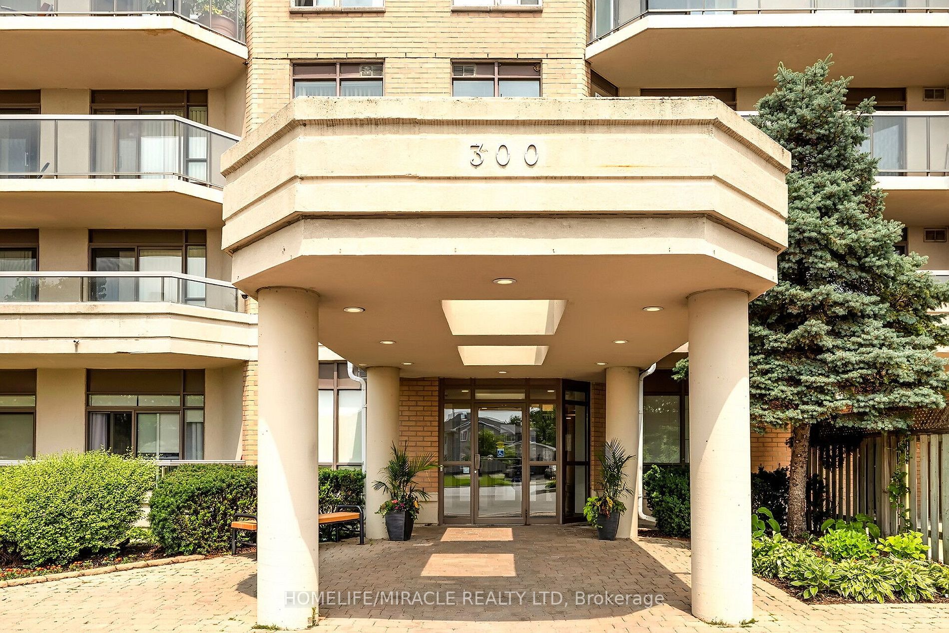 300 Ray Lawson Blvd, #314