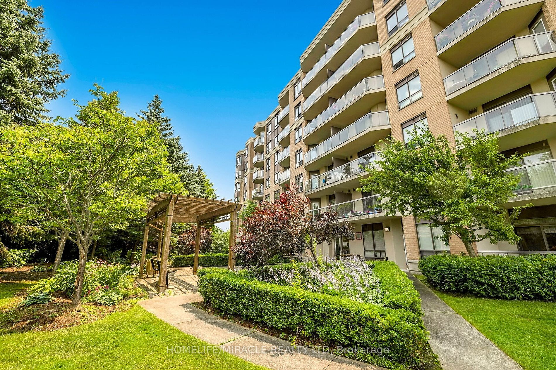 300 Ray Lawson Blvd, #314
