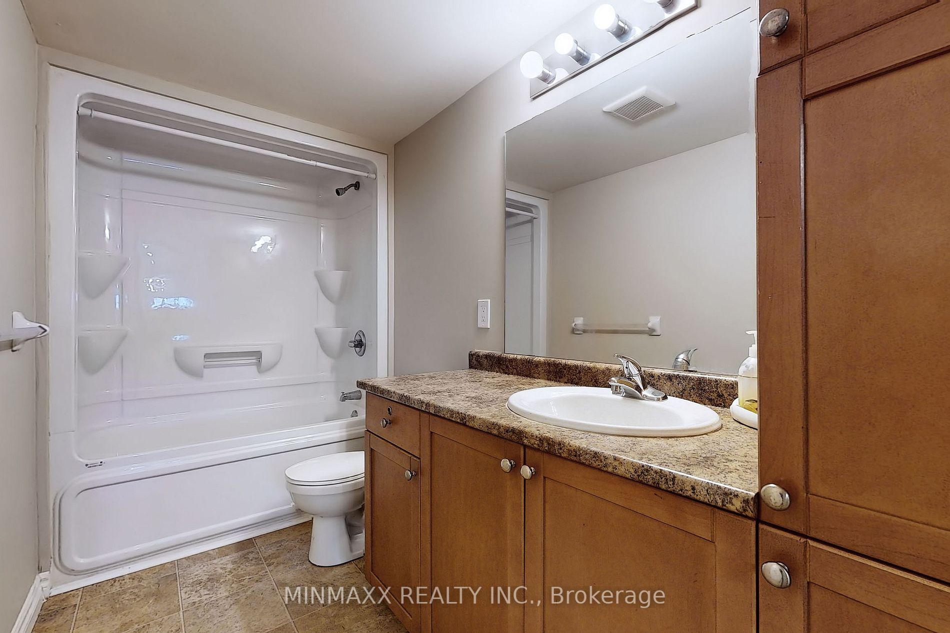 1340 Main St E, #211