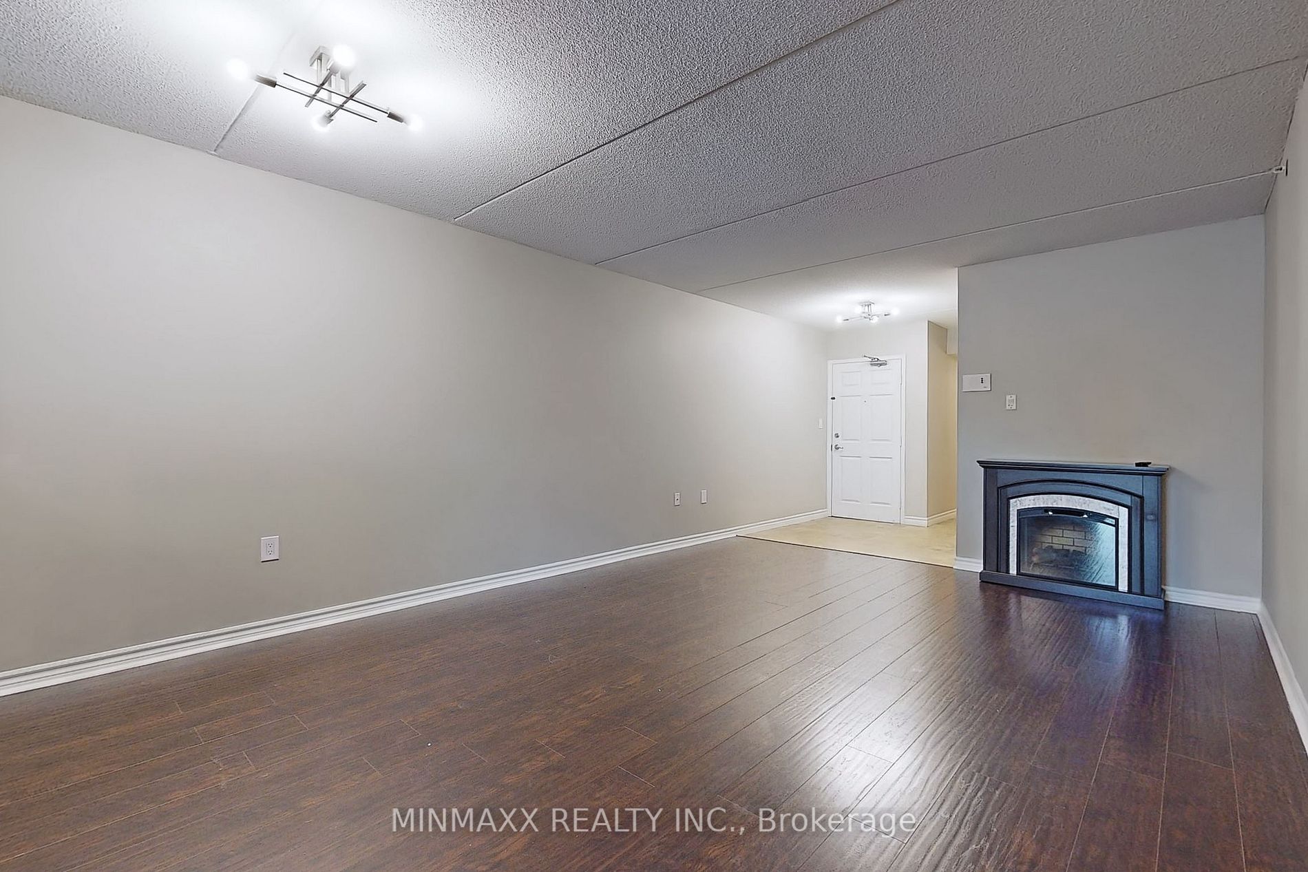 1340 Main St E, #211