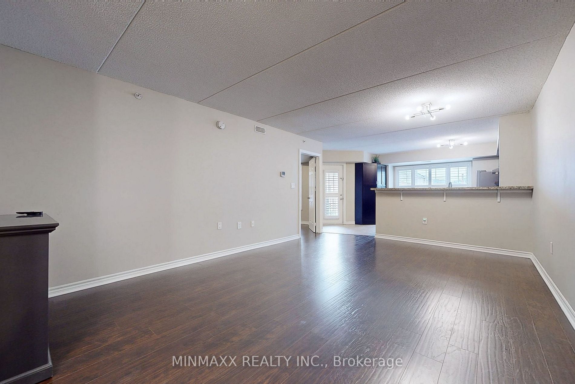 1340 Main St E, #211