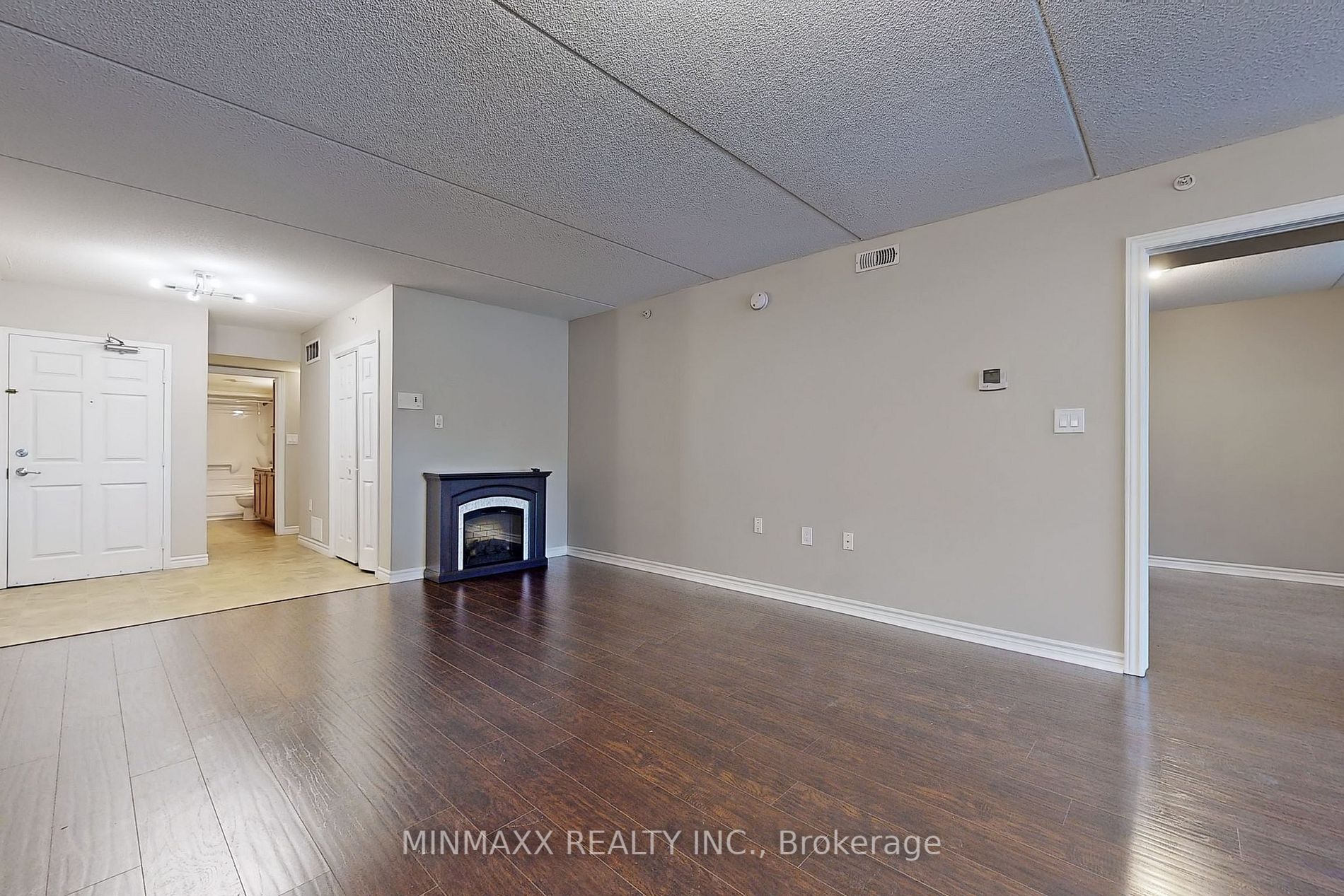 1340 Main St E, #211