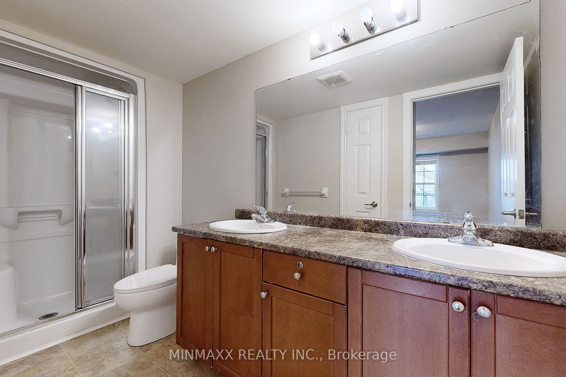 1340 Main St E, #211