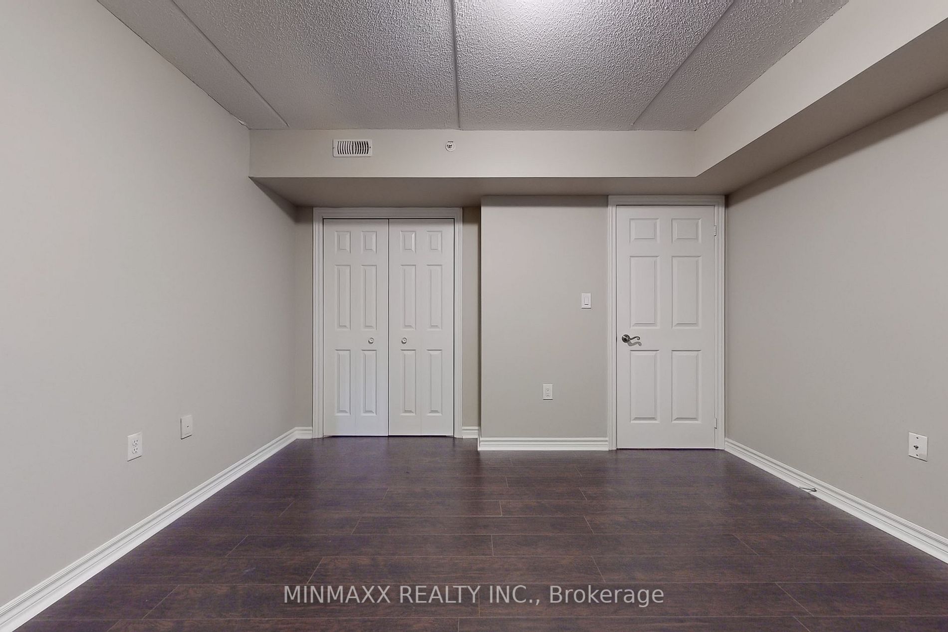 1340 Main St E, #211