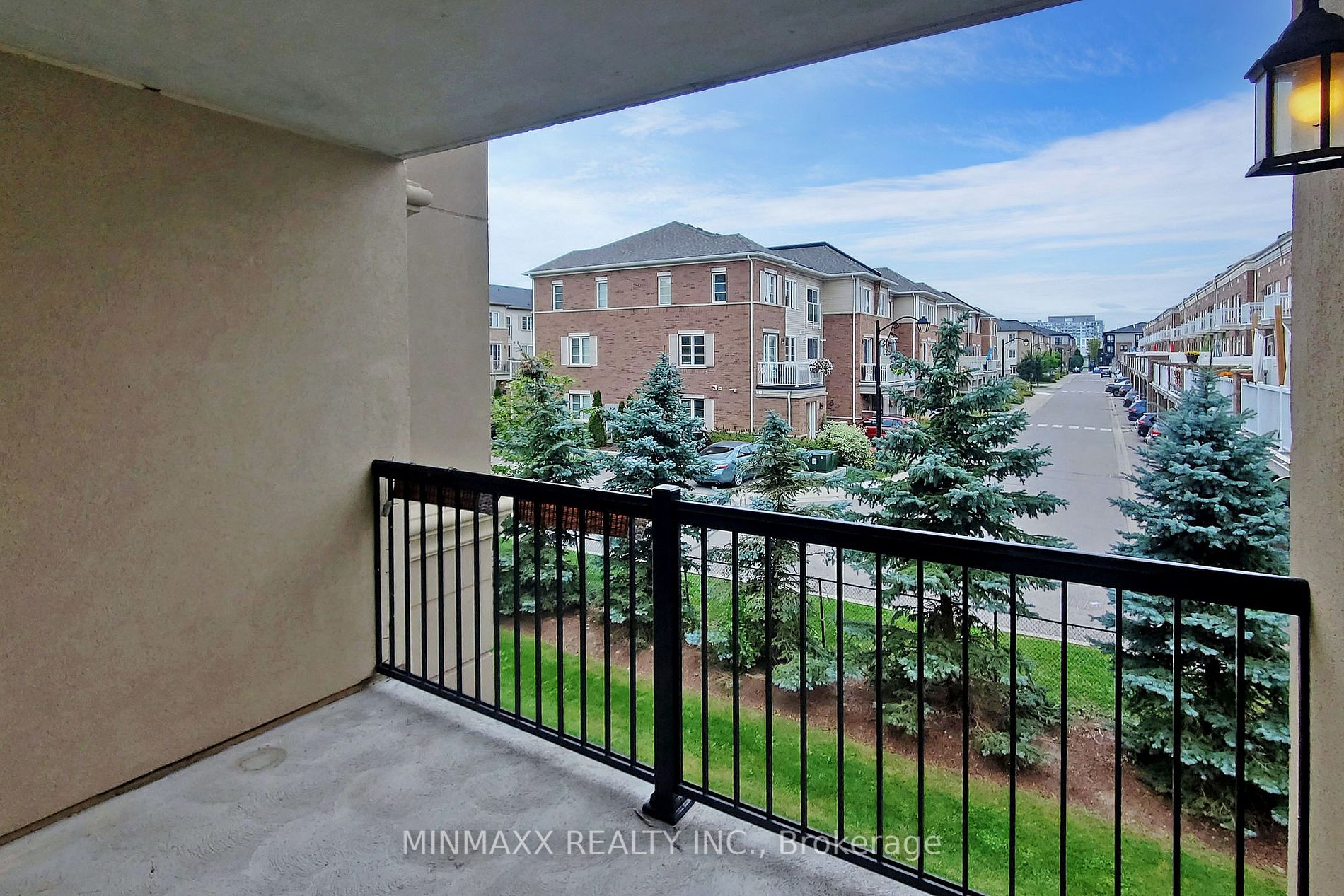 1340 Main St E, #211