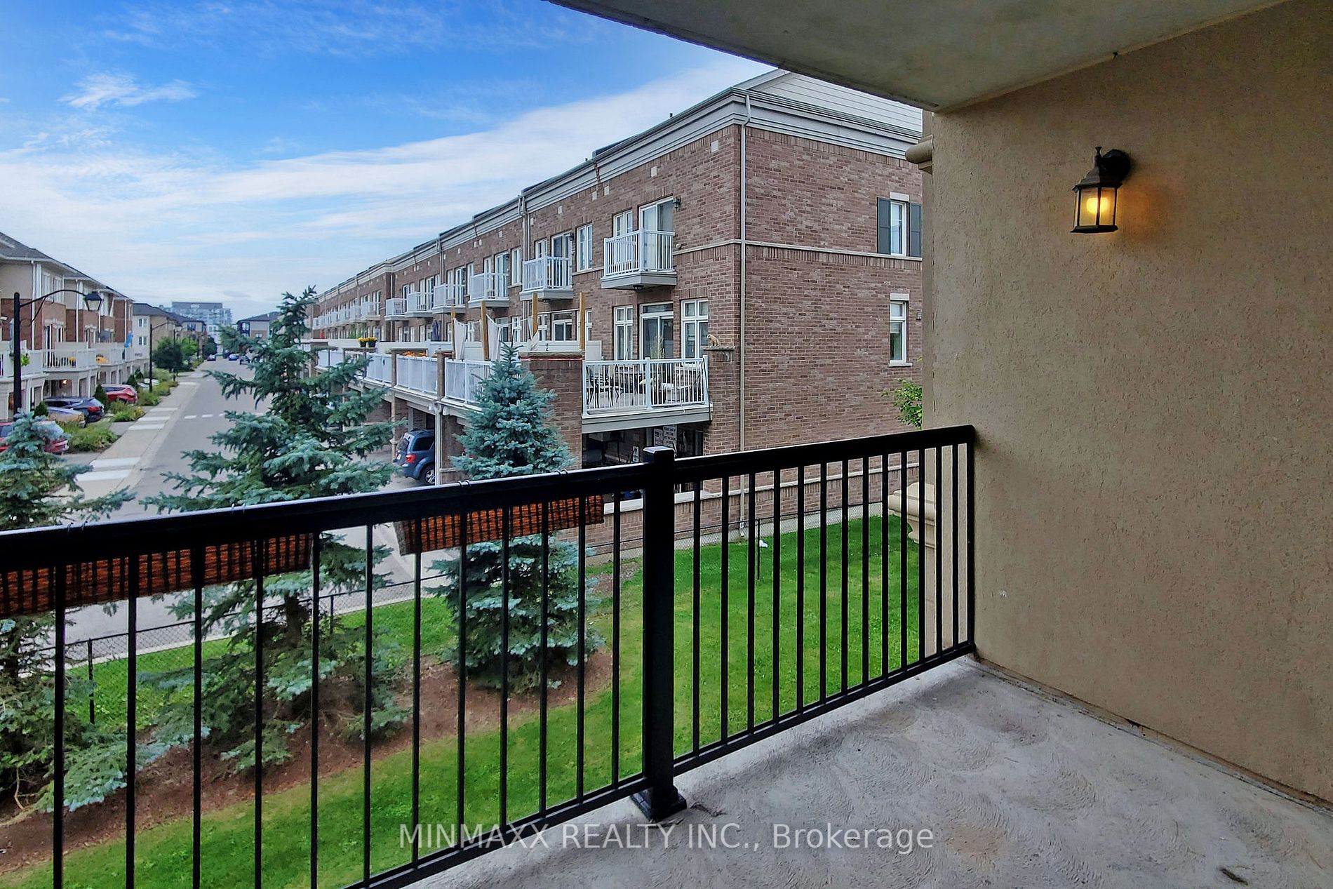 1340 Main St E, #211