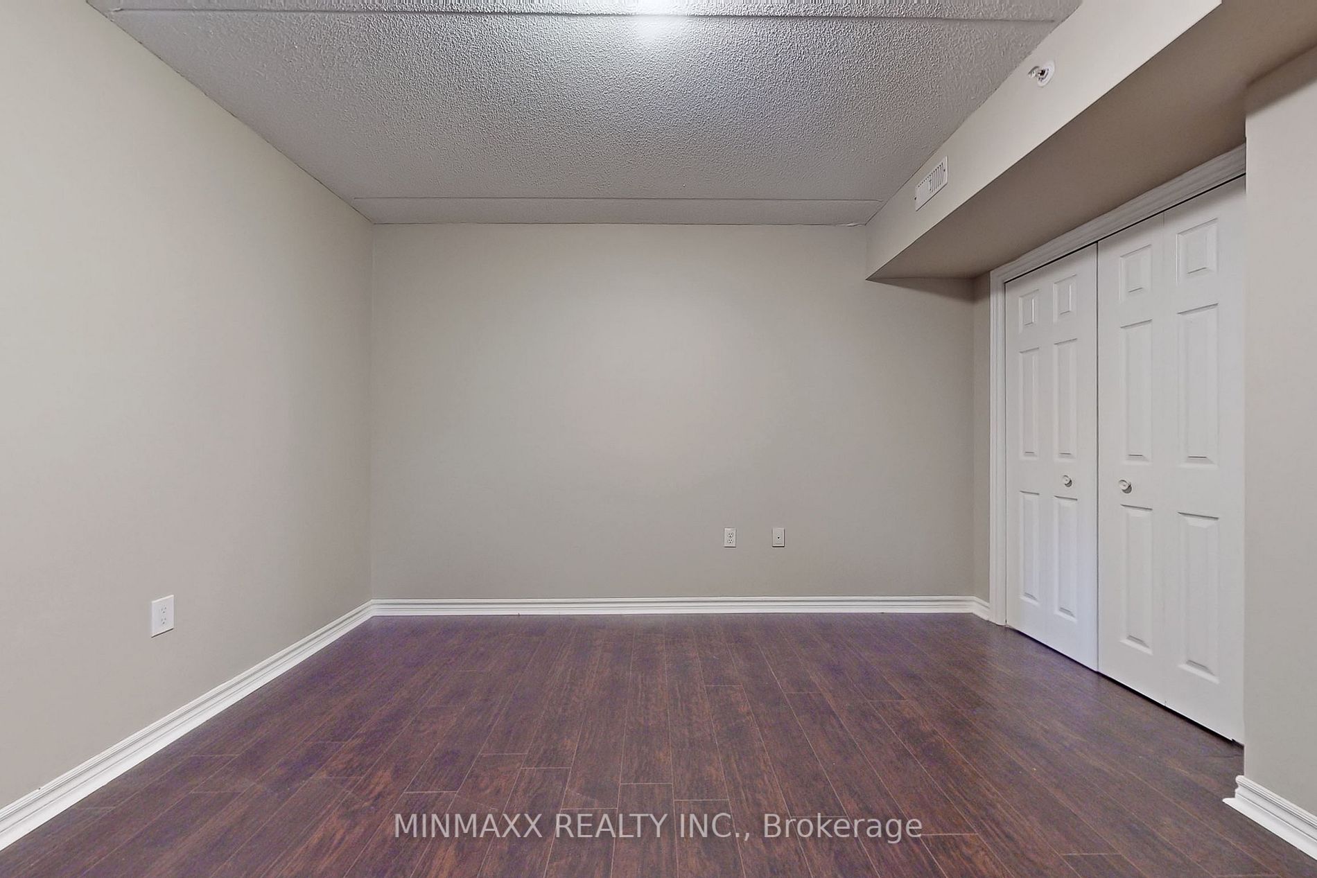 1340 Main St E, #211