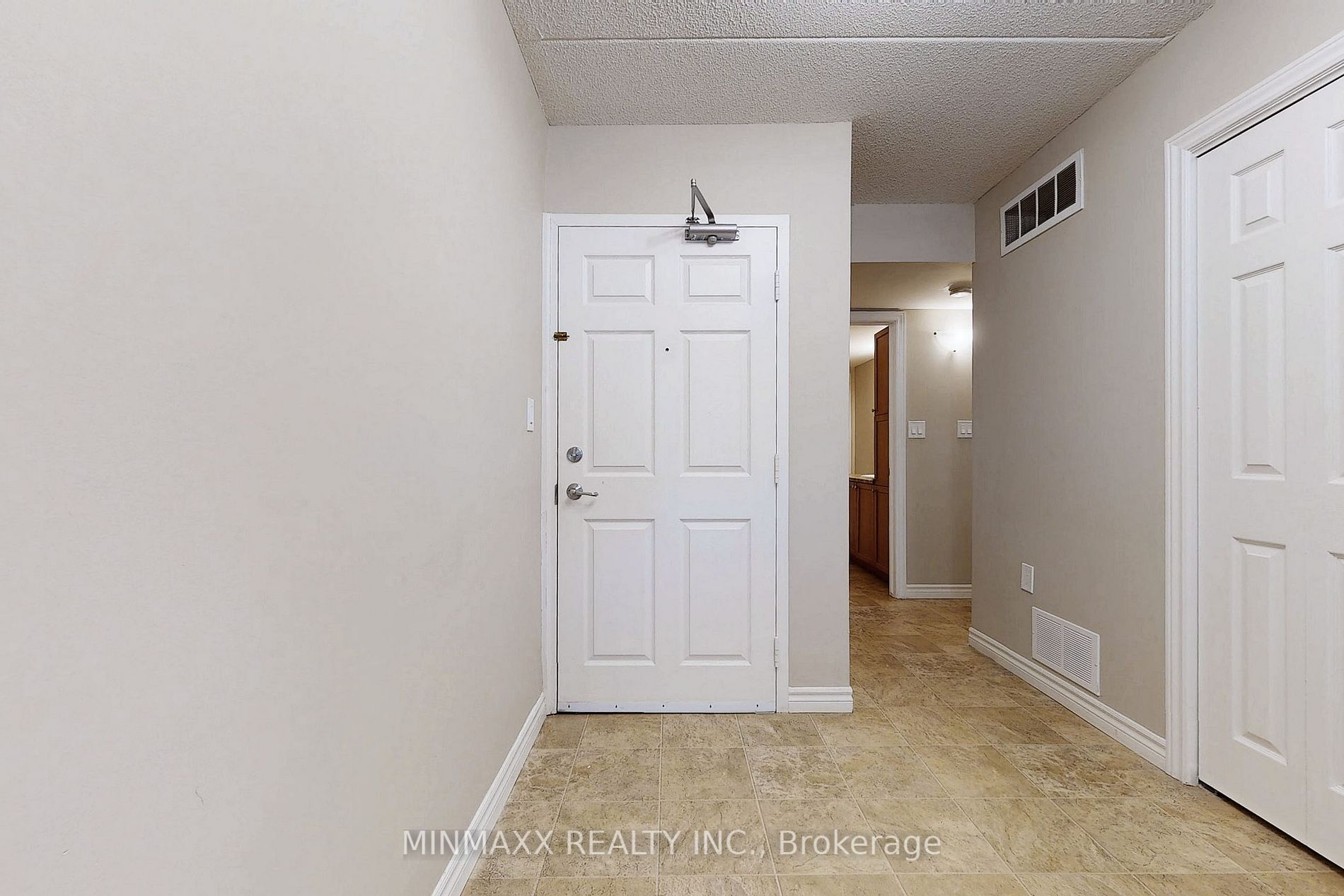 1340 Main St E, #211