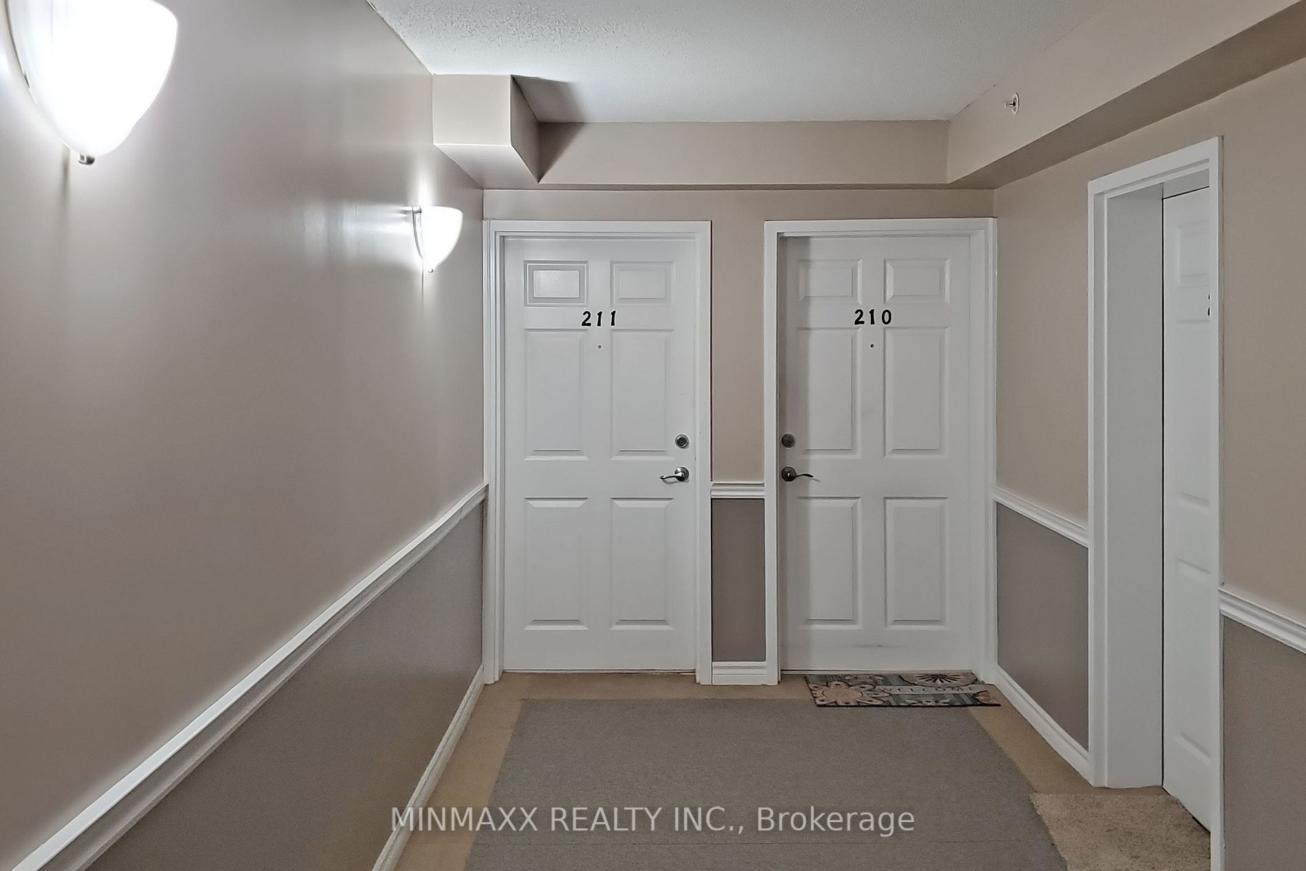 1340 Main St E, #211