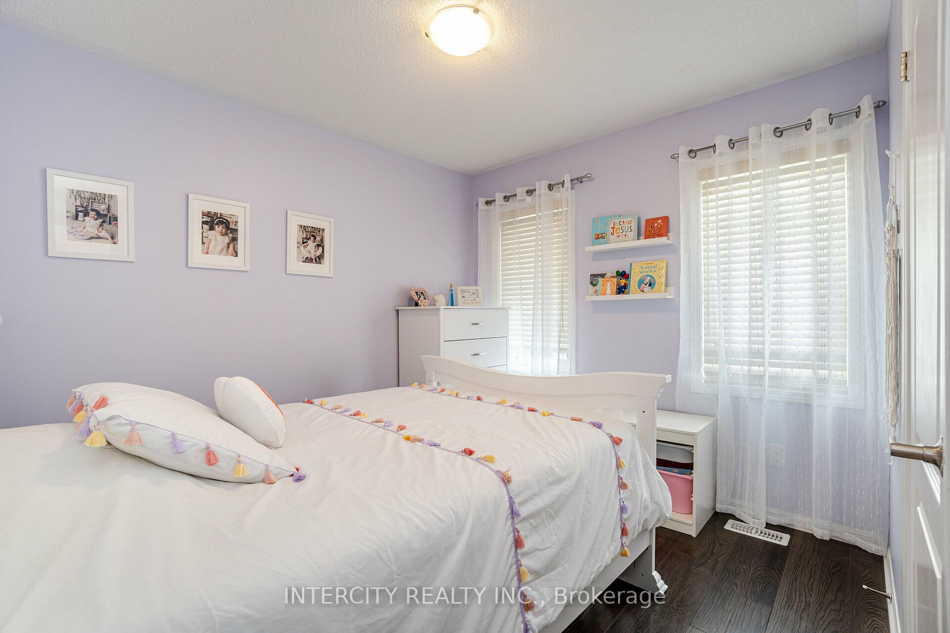 415 Pozbou Cres