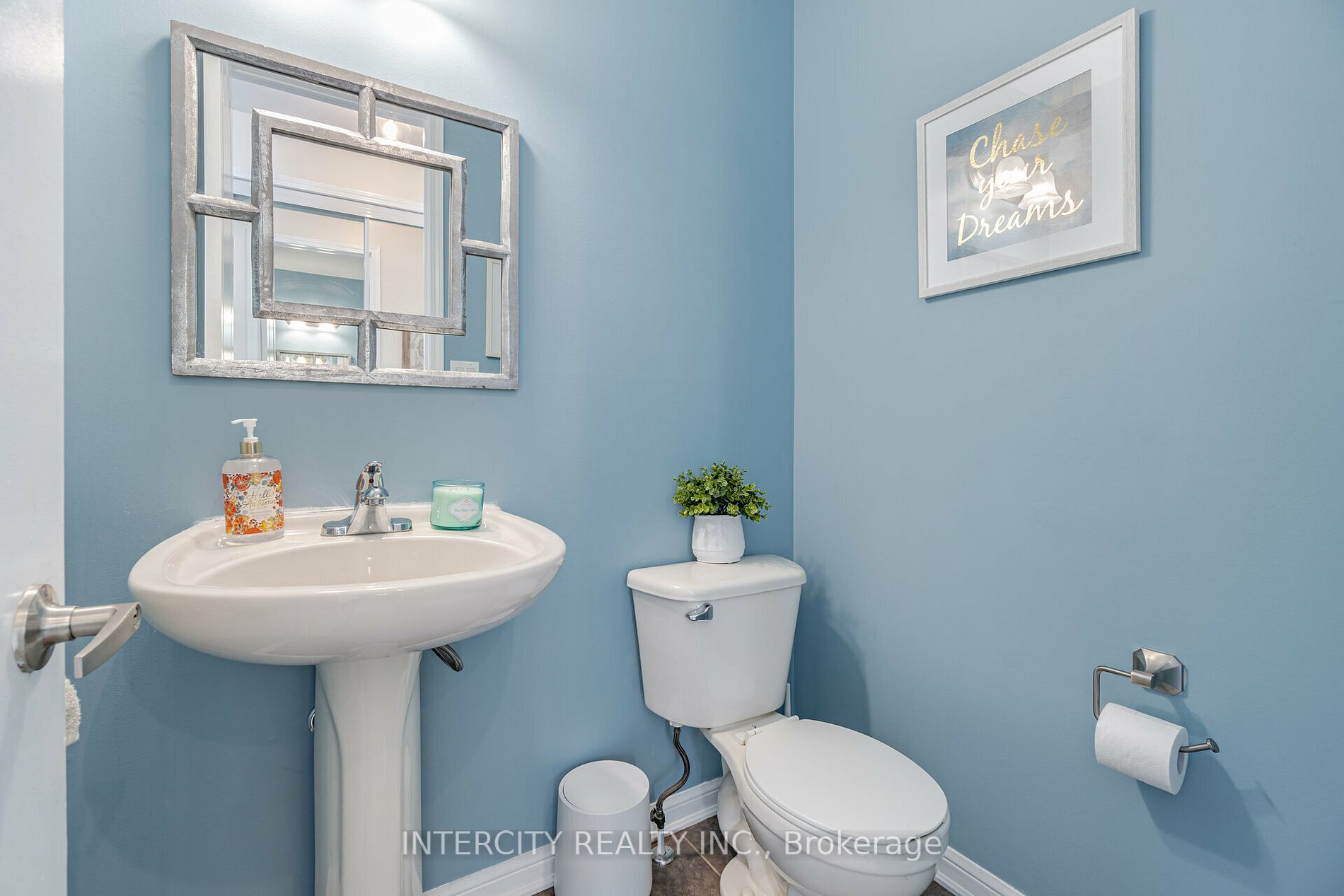 415 Pozbou Cres