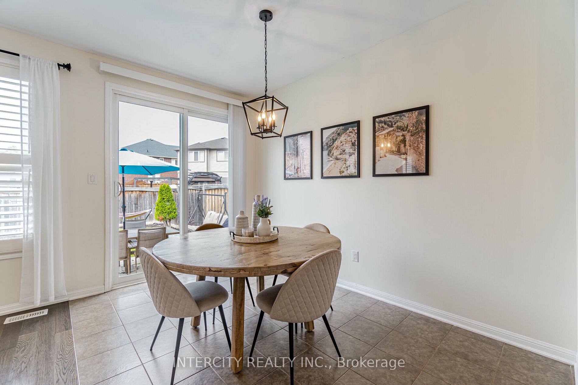 415 Pozbou Cres