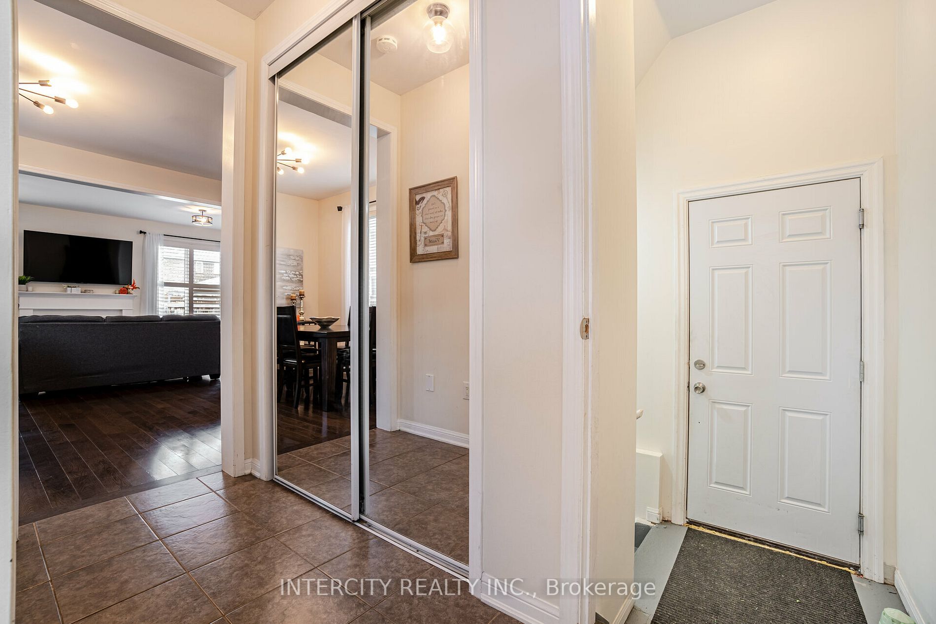 415 Pozbou Cres