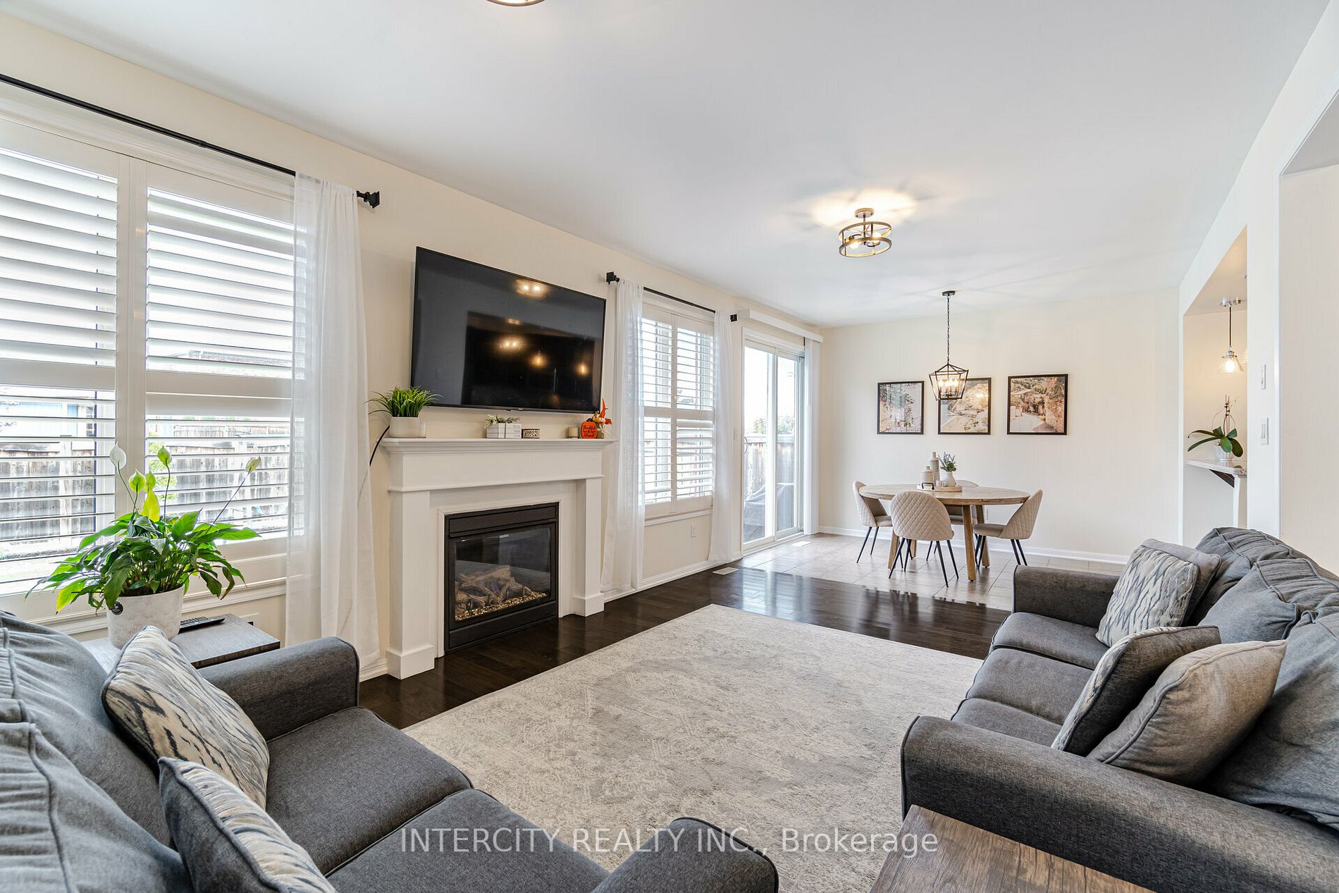 415 Pozbou Cres