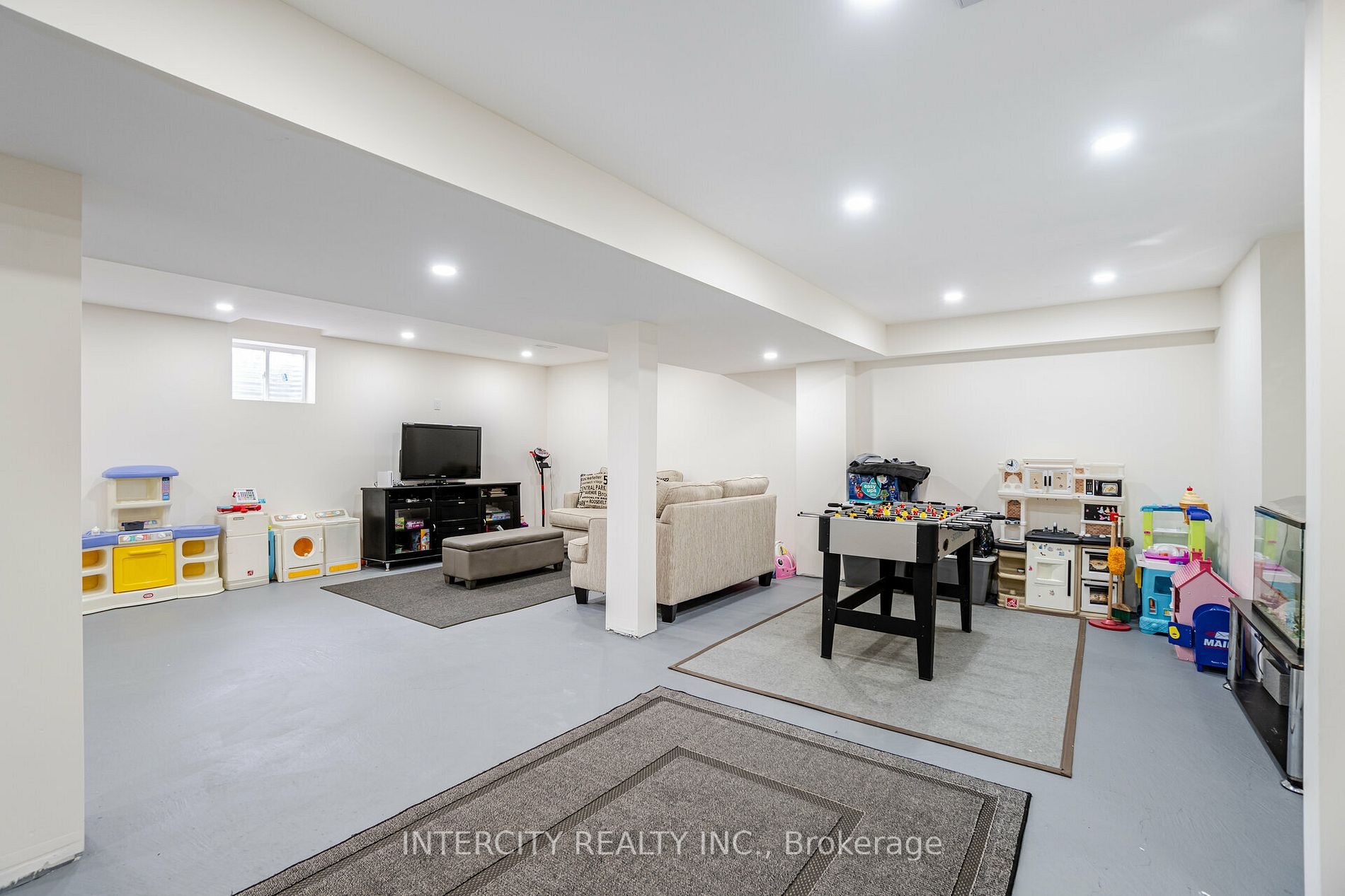 415 Pozbou Cres