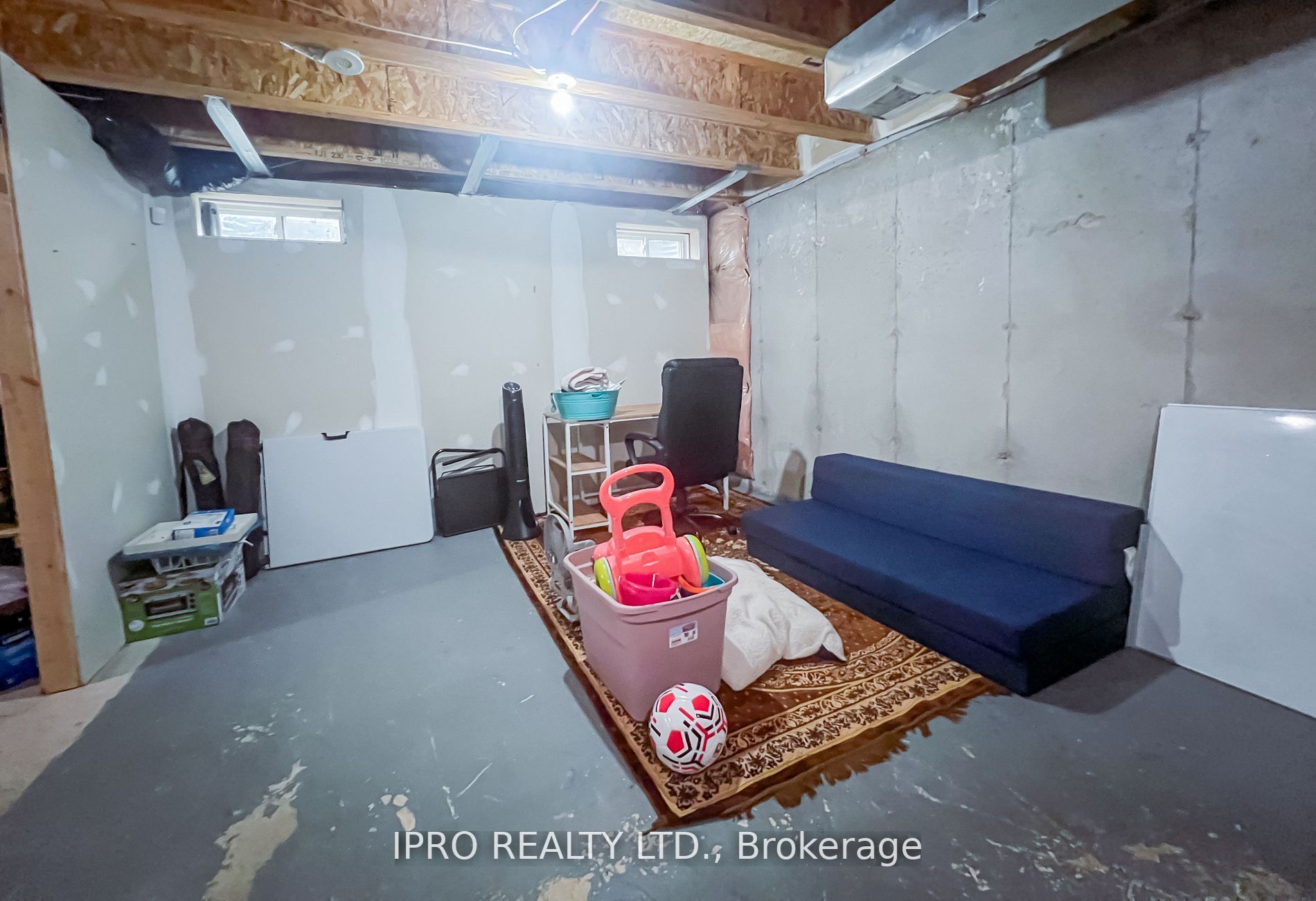 960 Thompson Road S