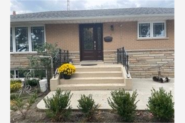 1 Abbey Rd, Brampton