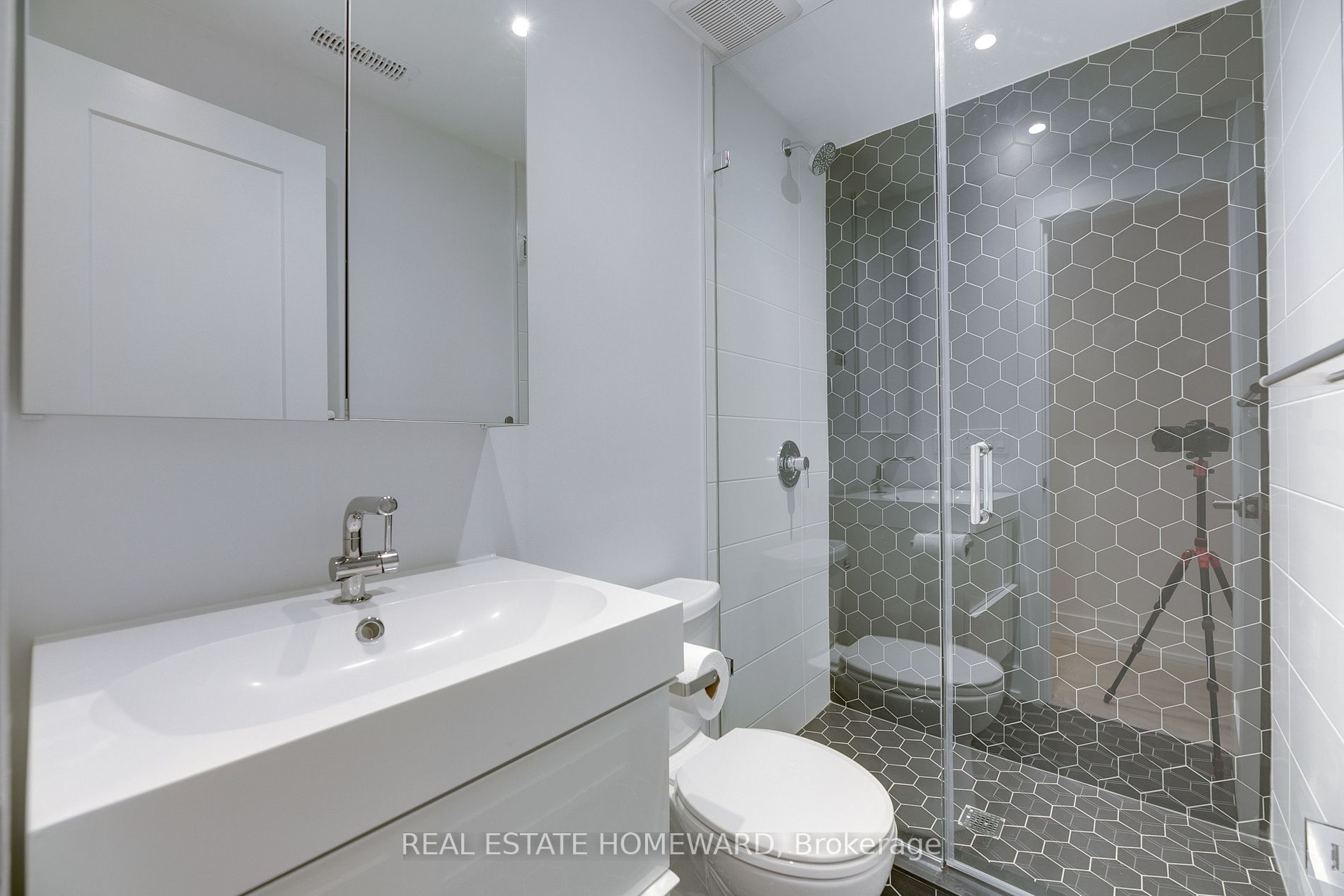 1557 Bloor St W, #1
