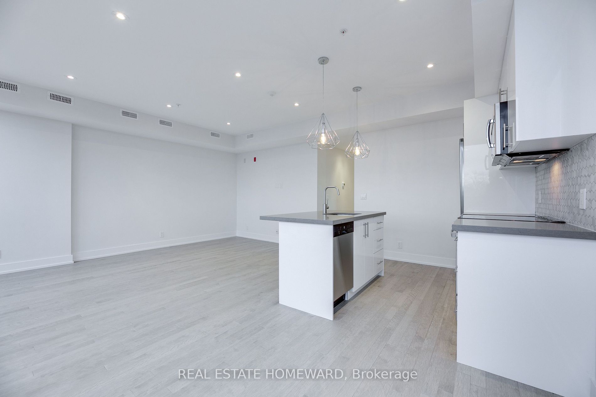 1557 Bloor St W, #1