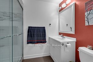 9900 Mclaughlin Rd N, #18