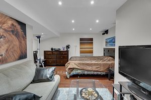 9900 Mclaughlin Rd N, #18