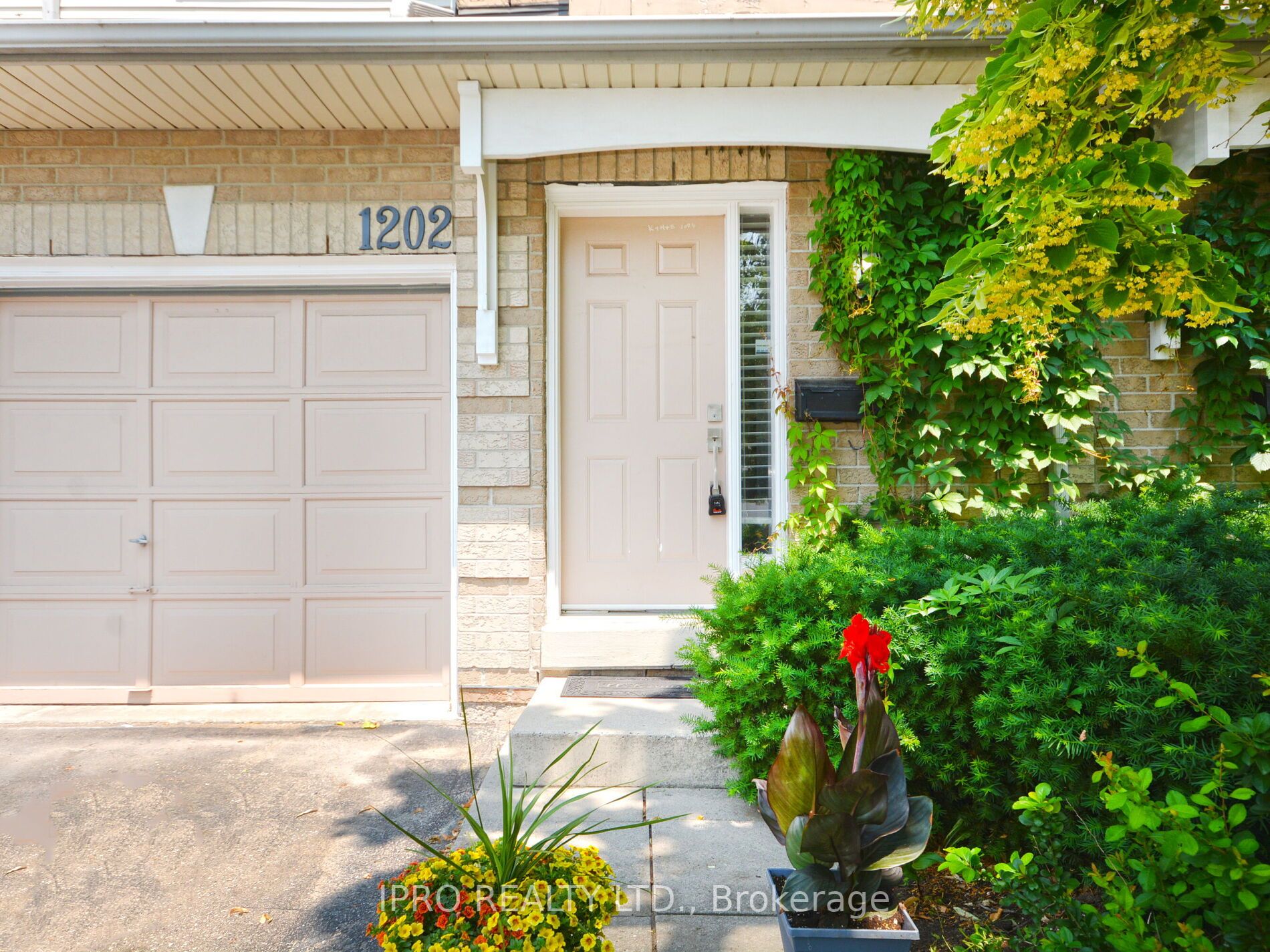 1202 Parkwest Pl, #13