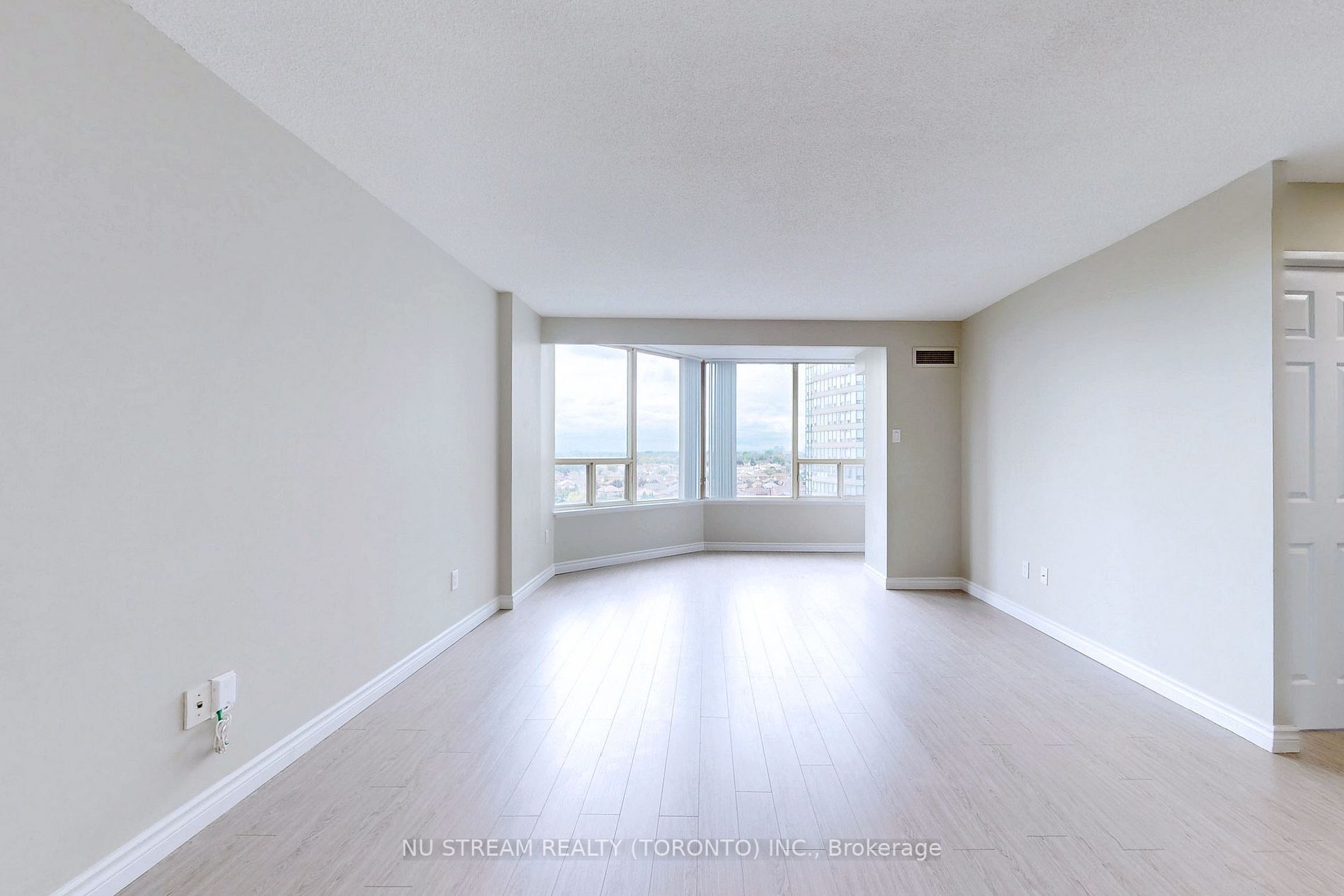 330 Rathburn Rd W, #1001