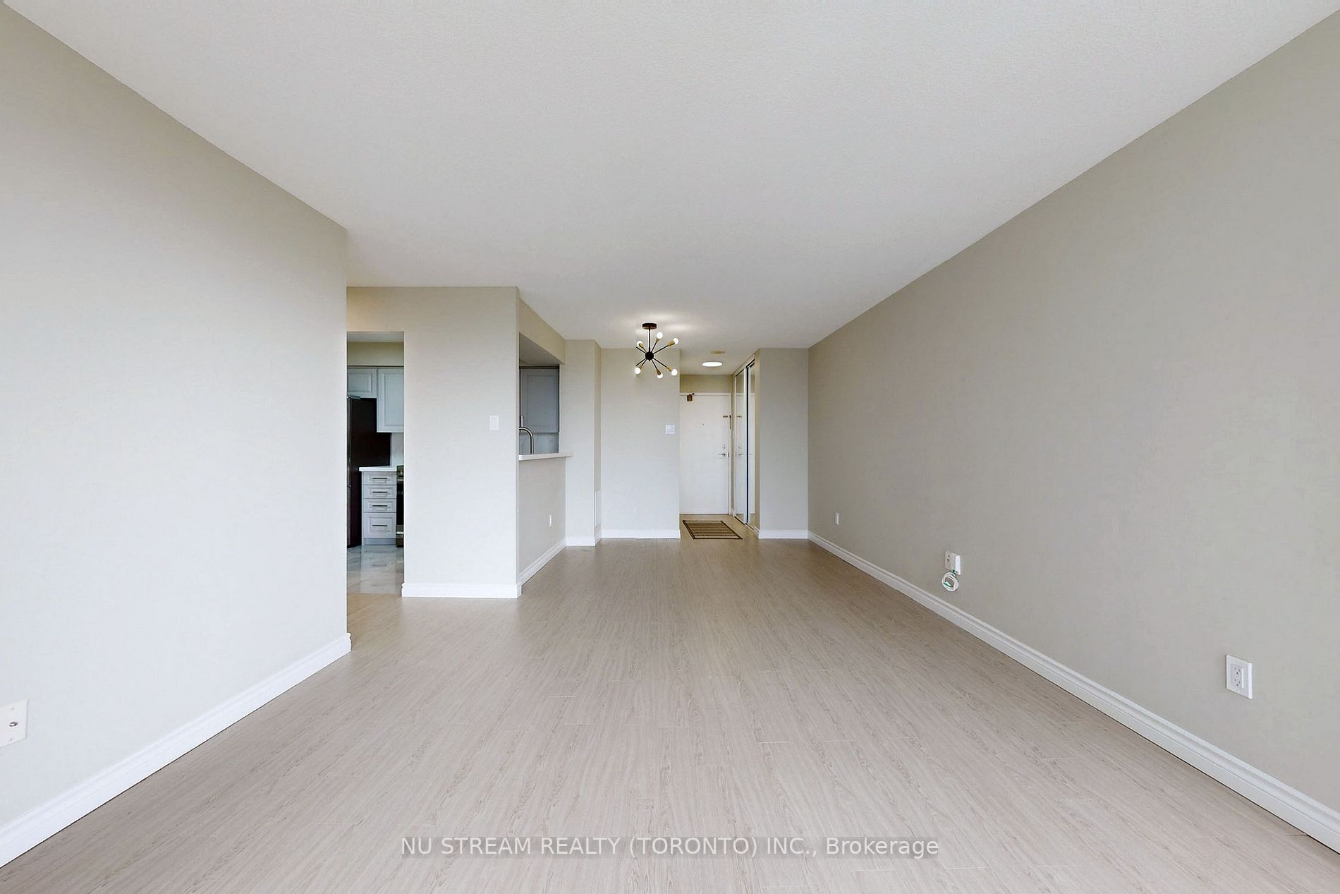 330 Rathburn Rd W, #1001