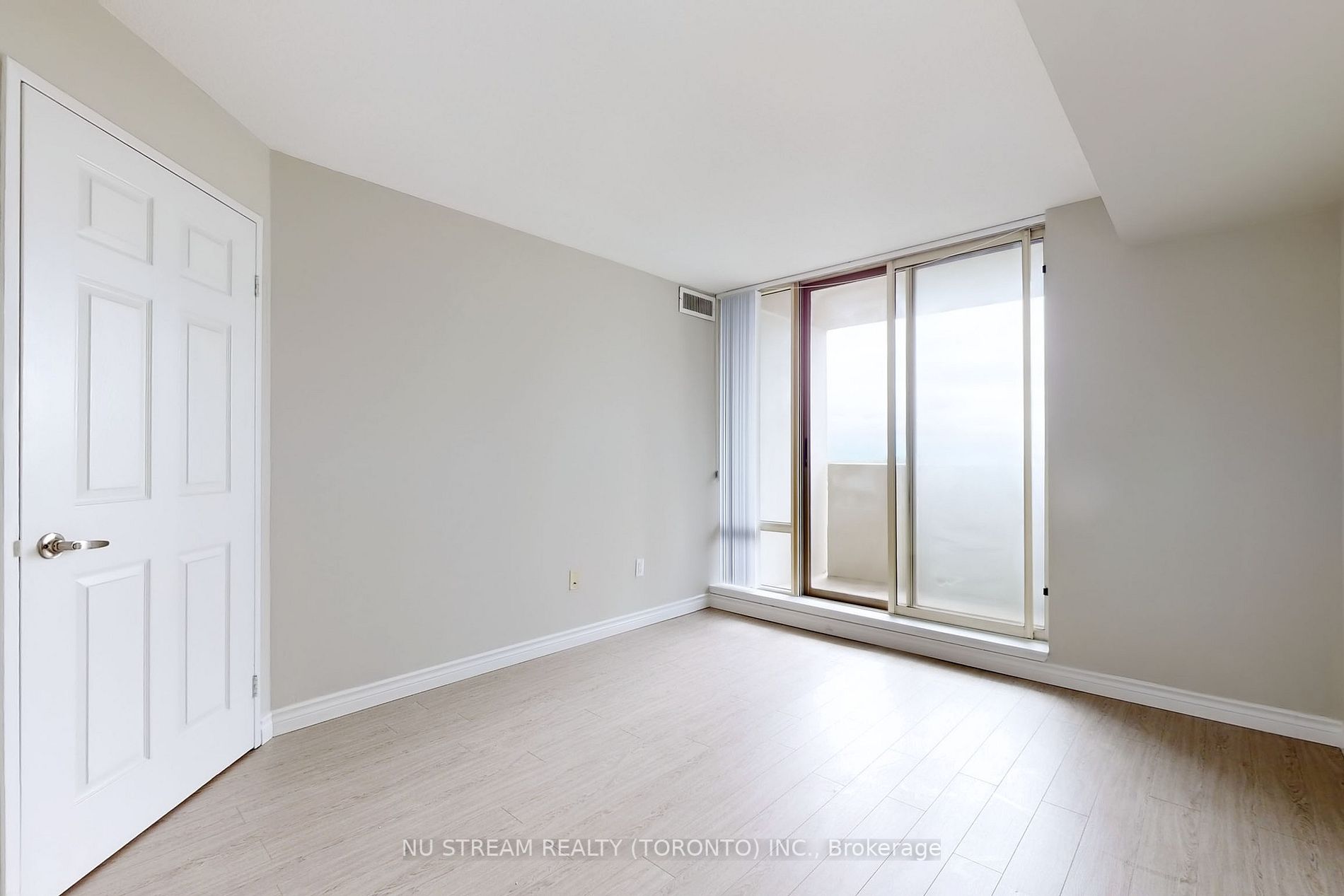 330 Rathburn Rd W, #1001