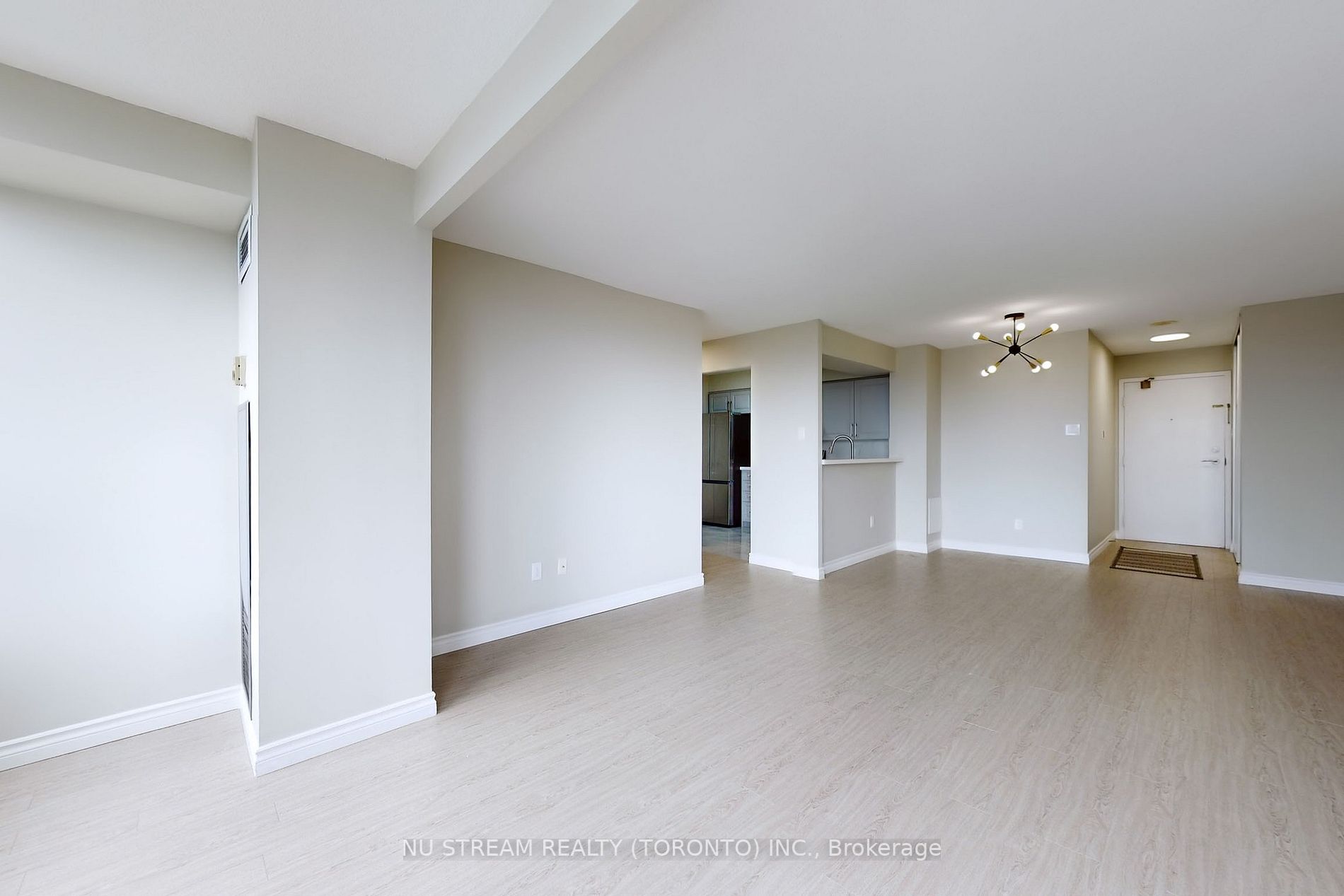 330 Rathburn Rd W, #1001