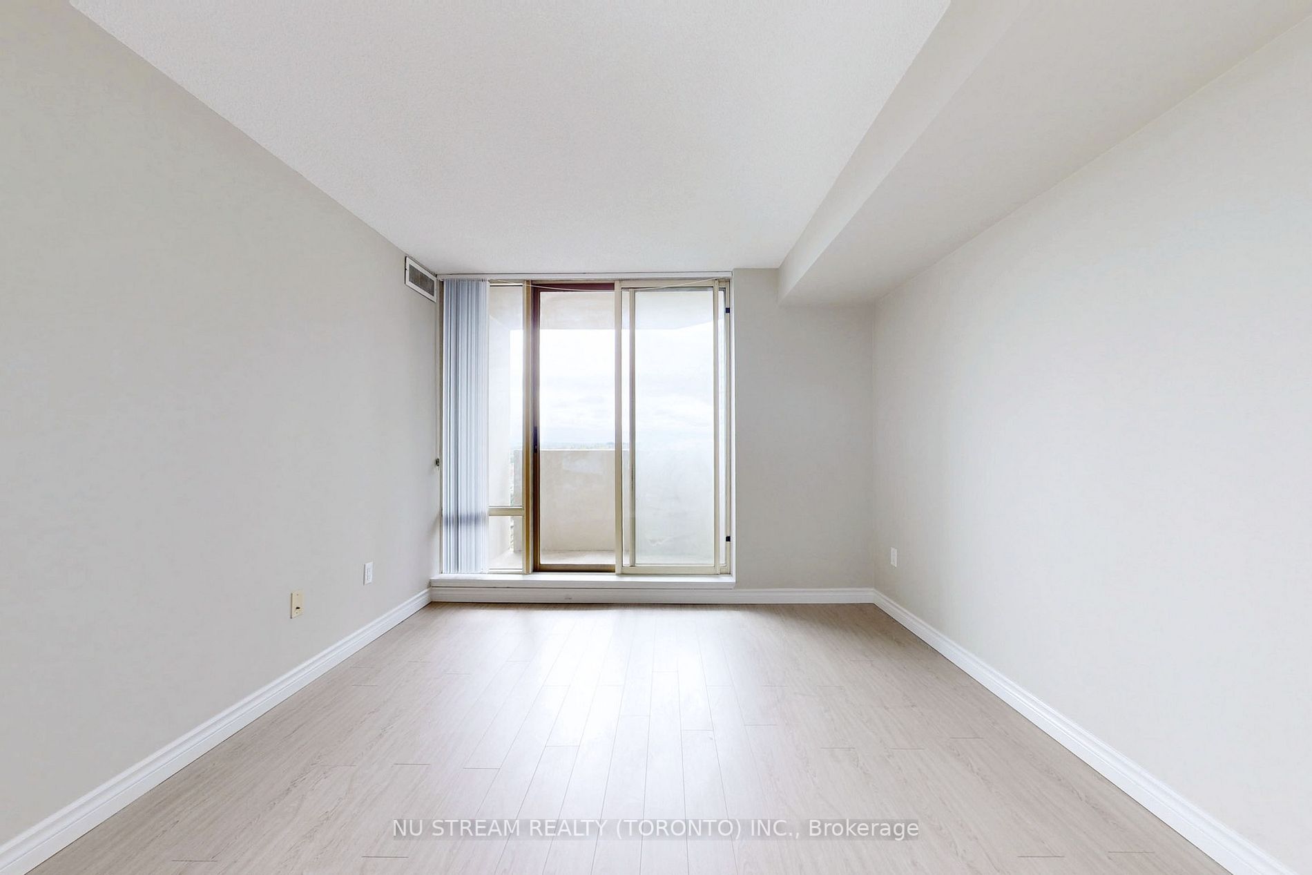 330 Rathburn Rd W, #1001